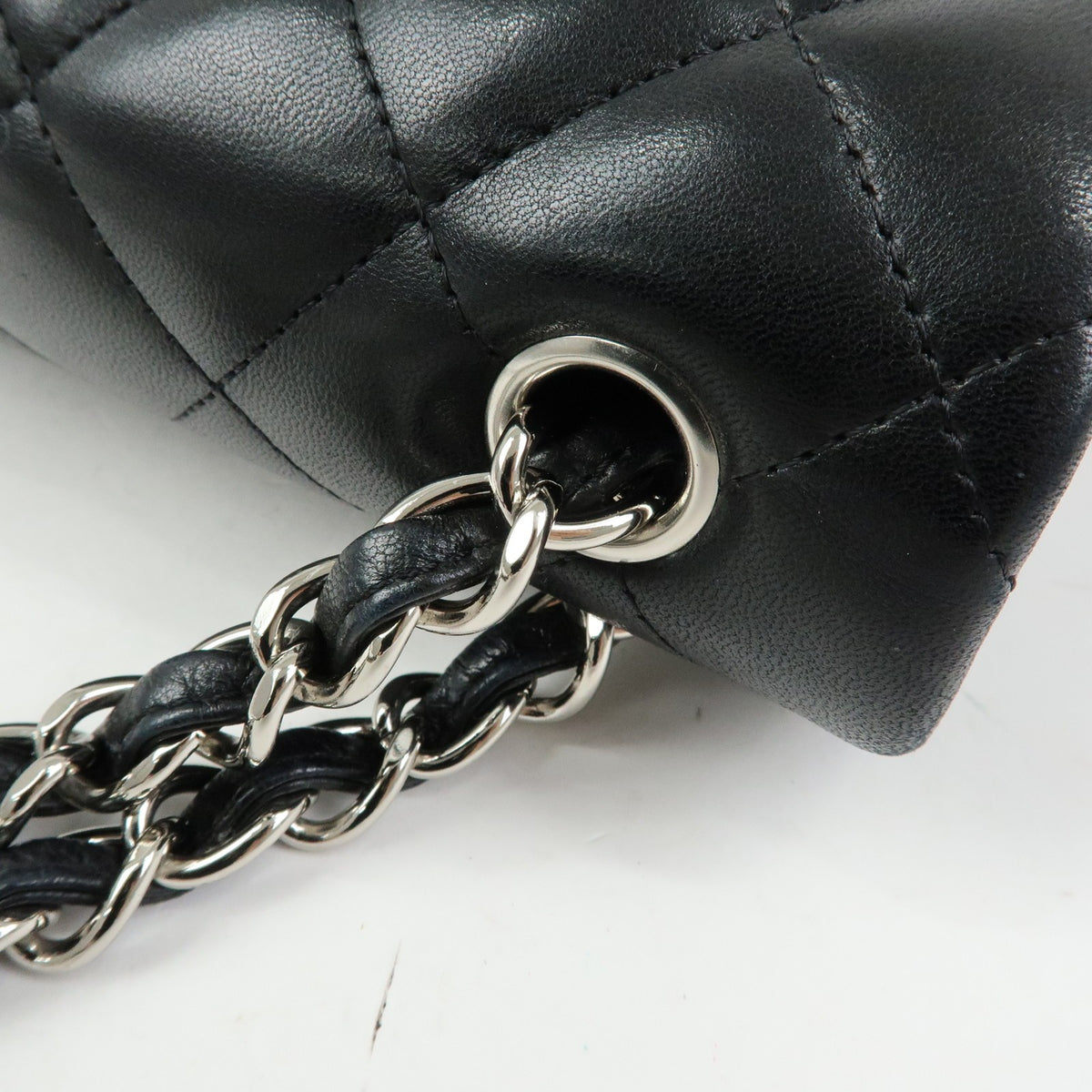 Chanel Classic Timeless Double Flap Quilted Lambskin Black Leather Handbag (Pre-Owned)