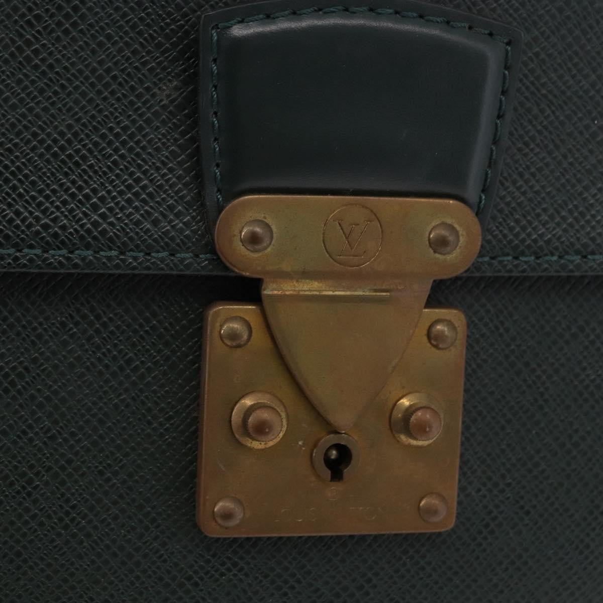 Louis Vuitton Robusto Taiga Green Leather Briefcase Bag (Pre-Owned)