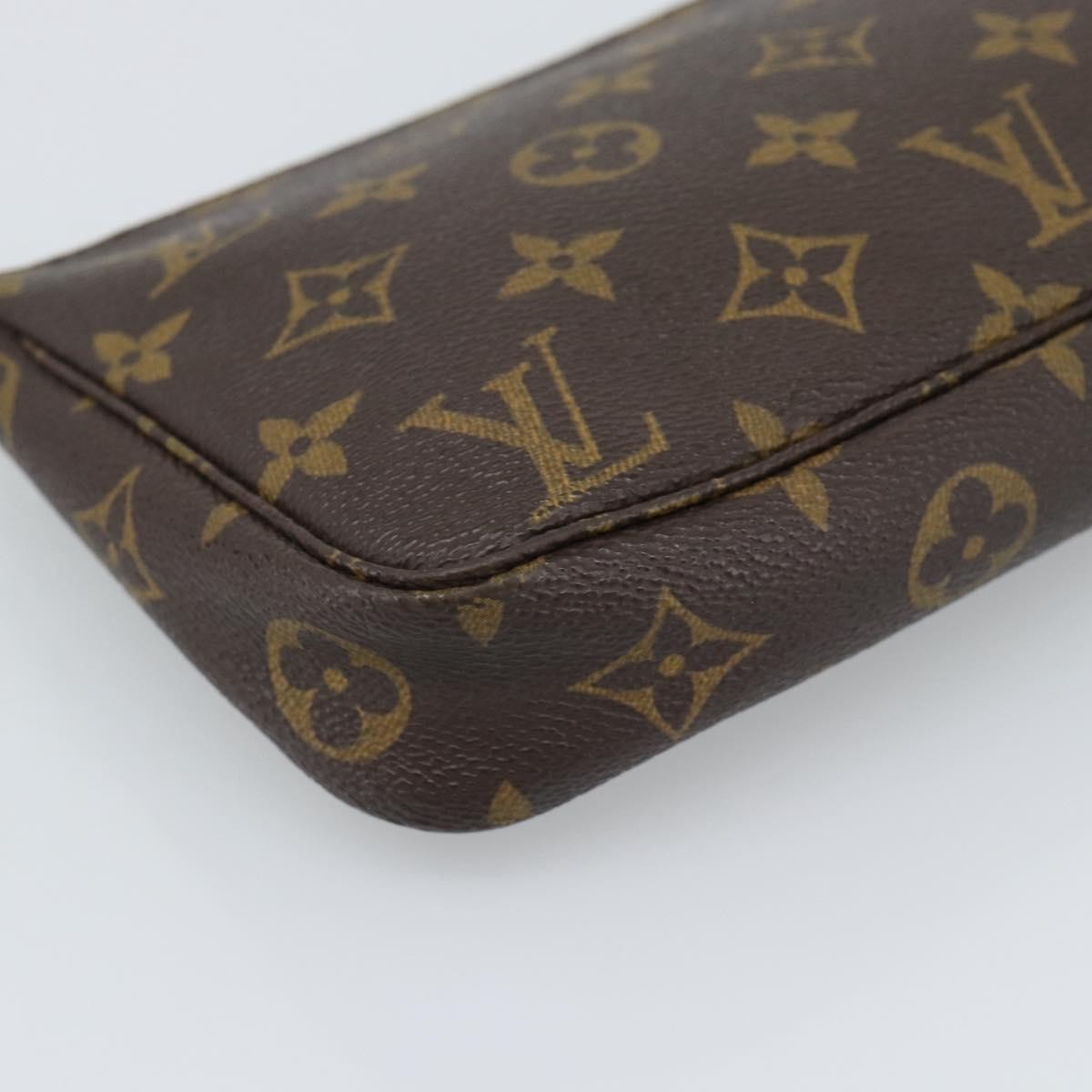 Louis Vuitton Pochette Accessoires Monogram Brown Canvas Clutche & Pouche Bag (Pre-Owned)