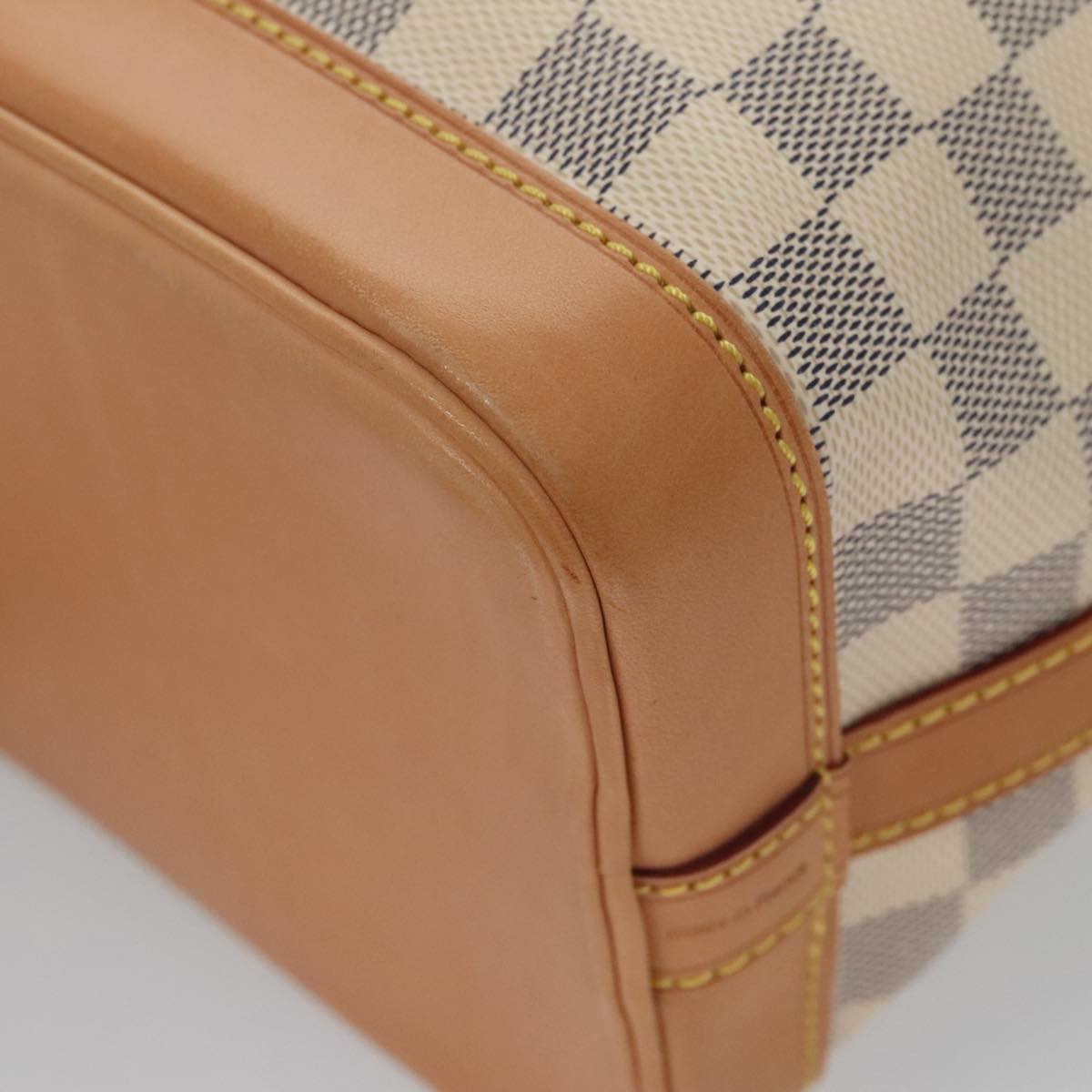 Louis Vuitton Noé Bb White Canvas Shoulder Bag (Pre-Owned)