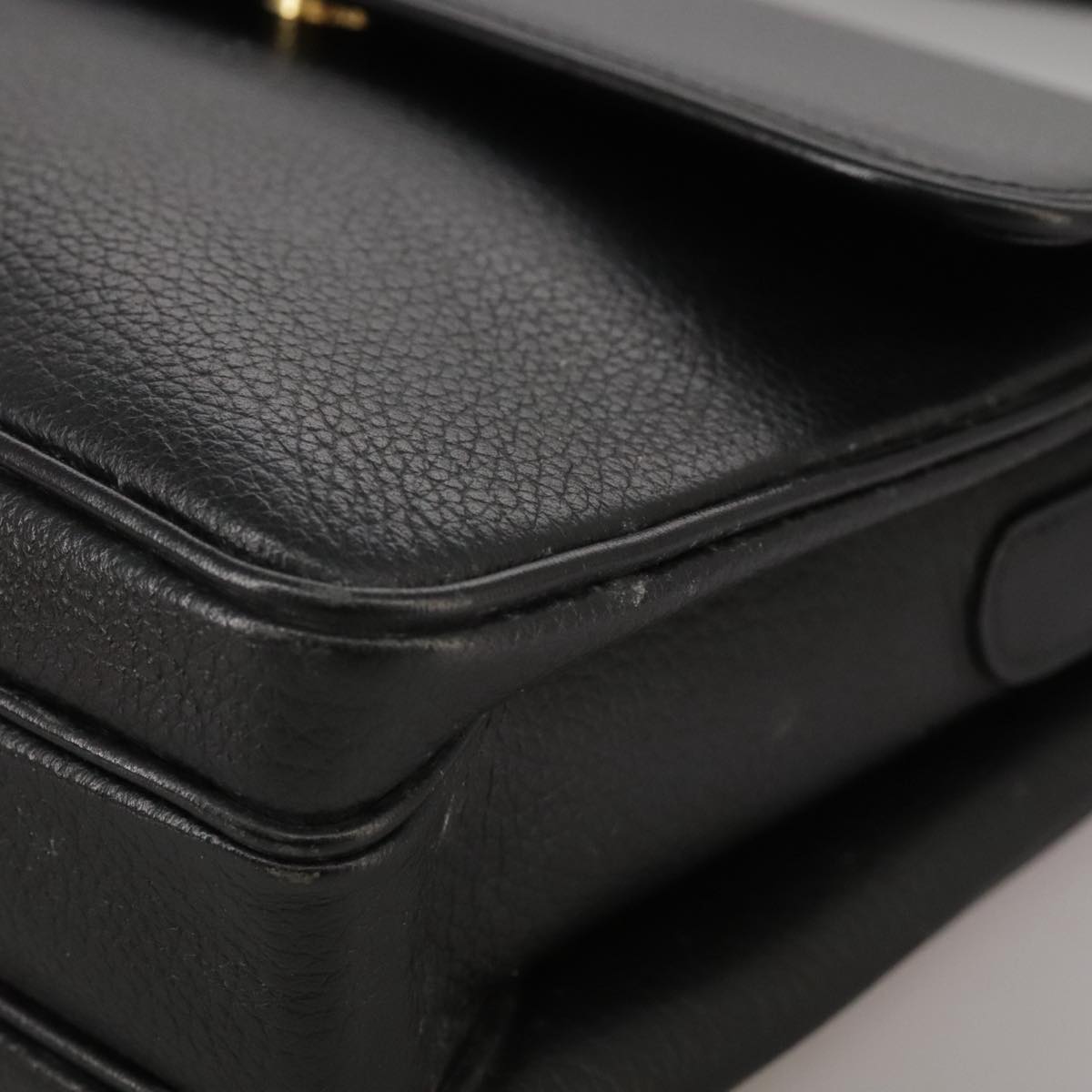 Burberry Black Leather Shoulder Bag (Pre-Owned)