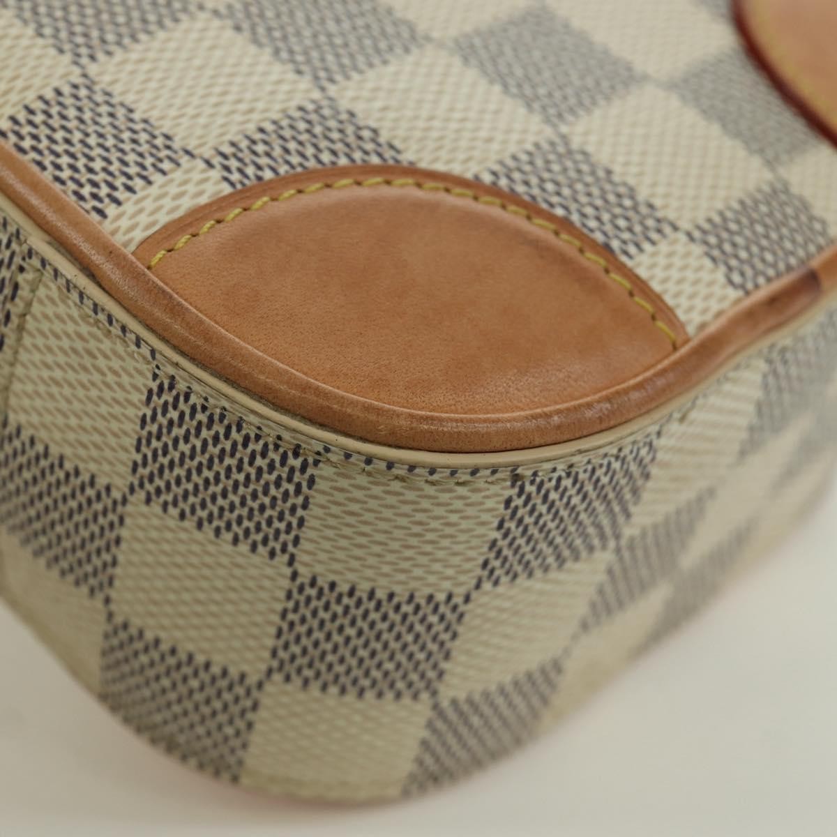 Louis Vuitton Neokapi Handag Damier Ebene Beige Canvas Clutche & Pouche Bag (Pre-Owned)