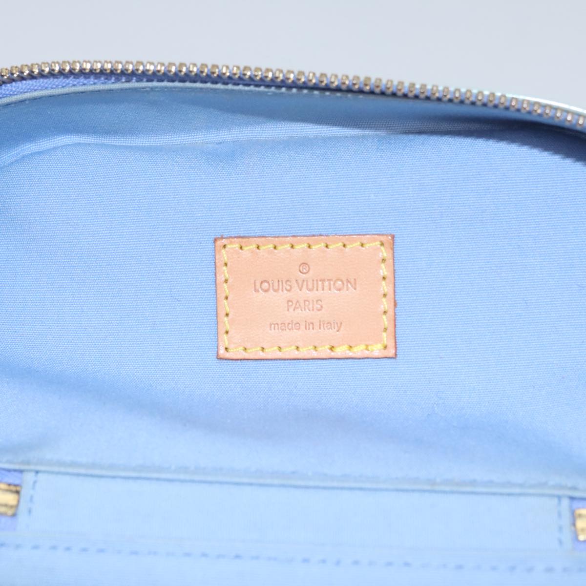 Louis Vuitton Sullivan Grey Patent Leather Shoulder Bag (Pre-Owned)