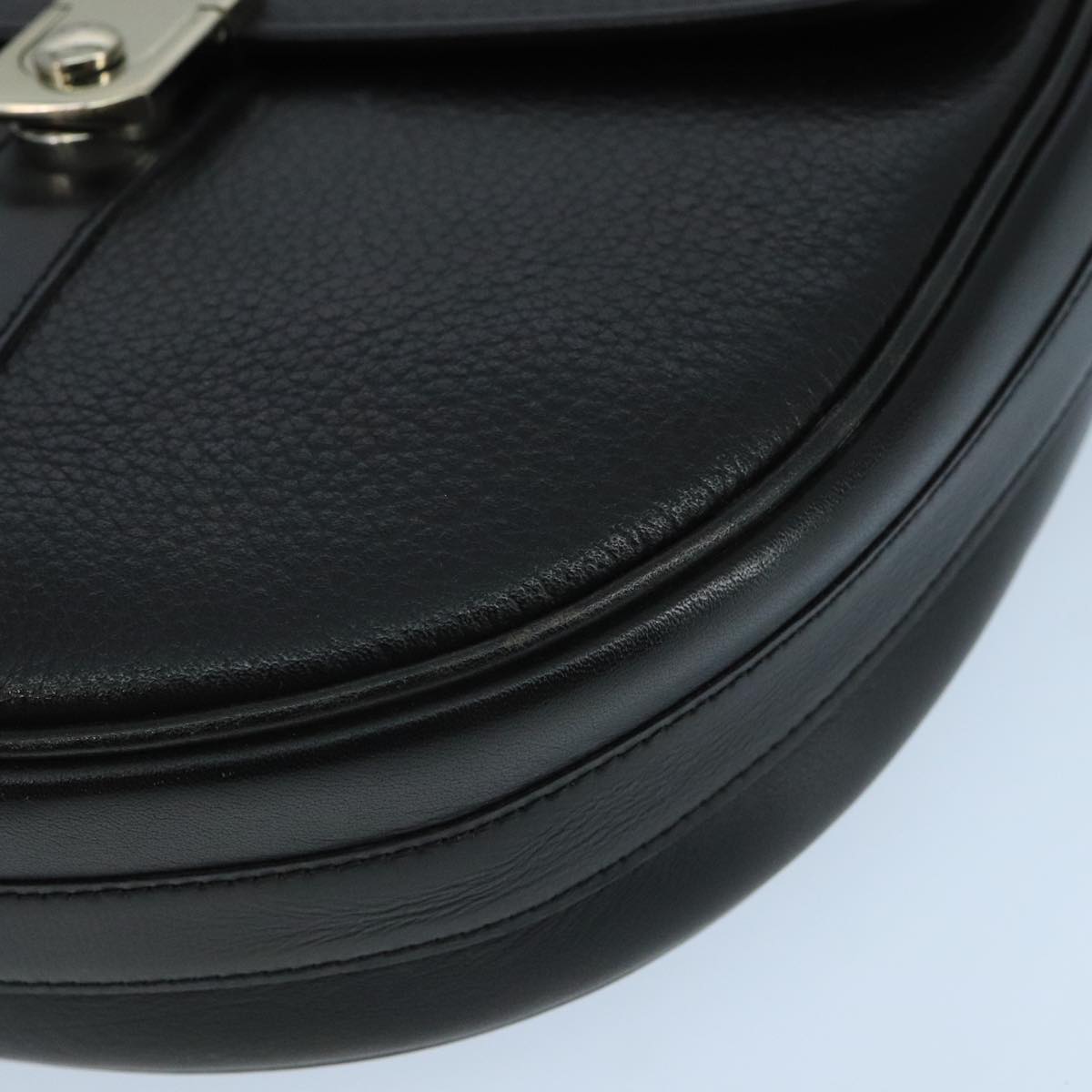 Burberry Black Leather Shoulder Bag (Pre-Owned)