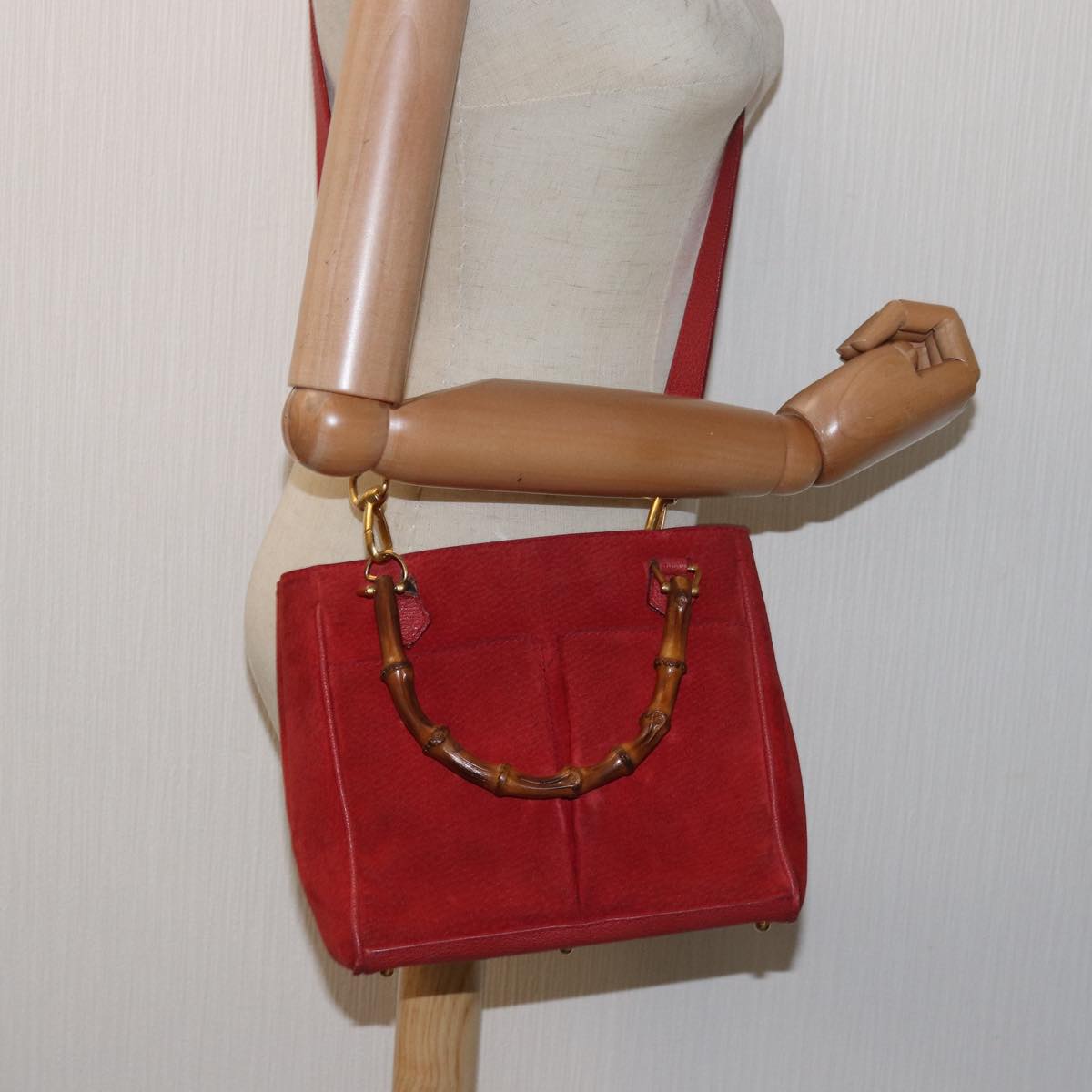 Gucci Bamboo Red Suede Handbag (Pre-Owned)