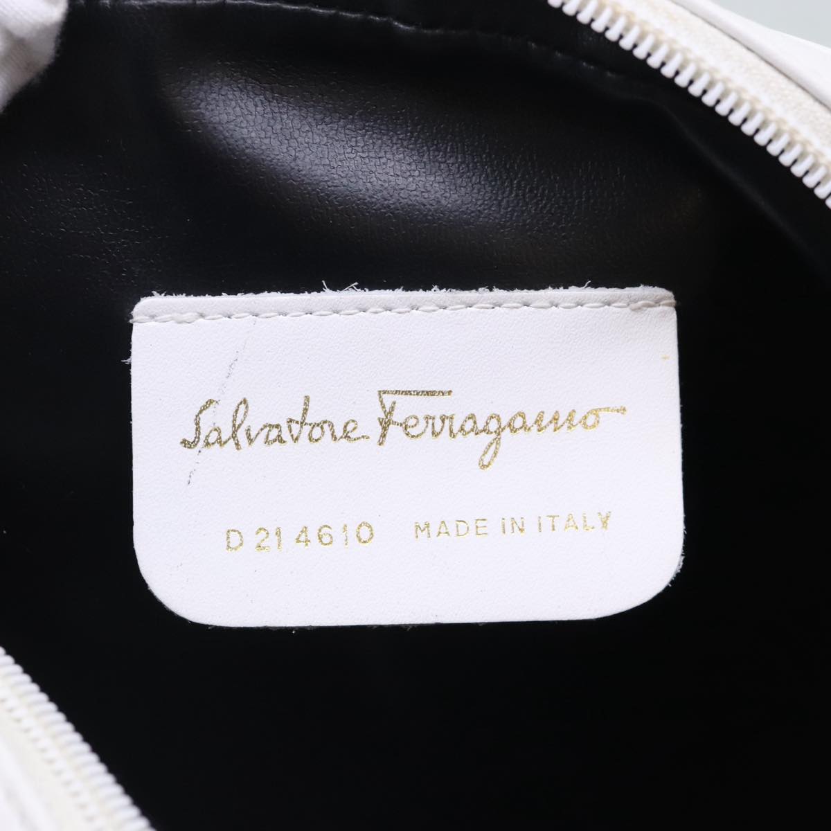 Salvatore Ferragamo White Leather Shoulder Bag (Pre-Owned)