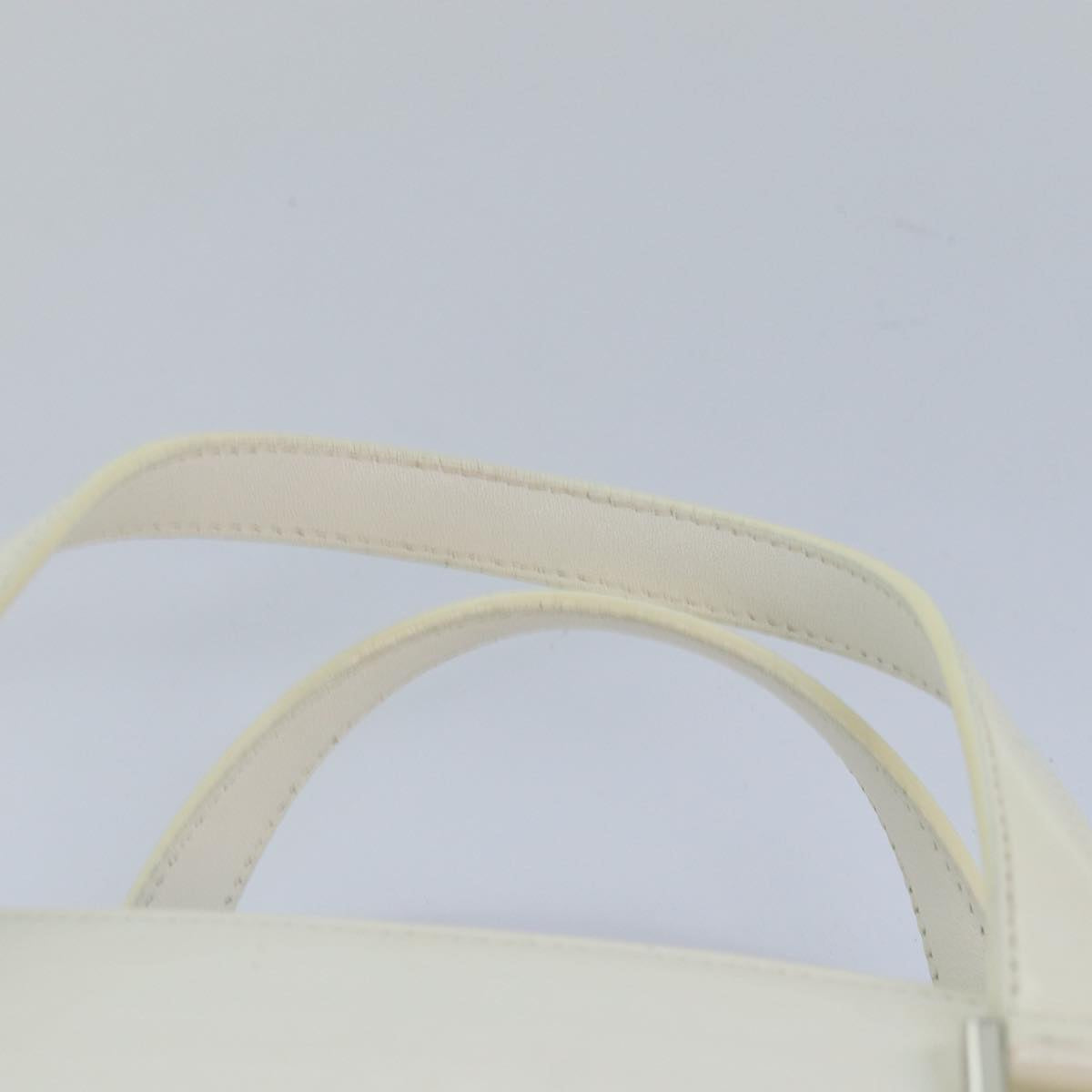 Burberry - White Patent Leather Handbag (Pre-Owned)