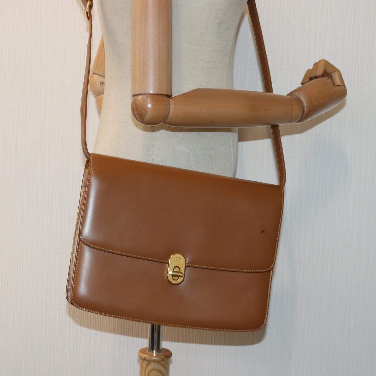 Gucci Brown Leather Shoulder Bag (Pre-Owned)