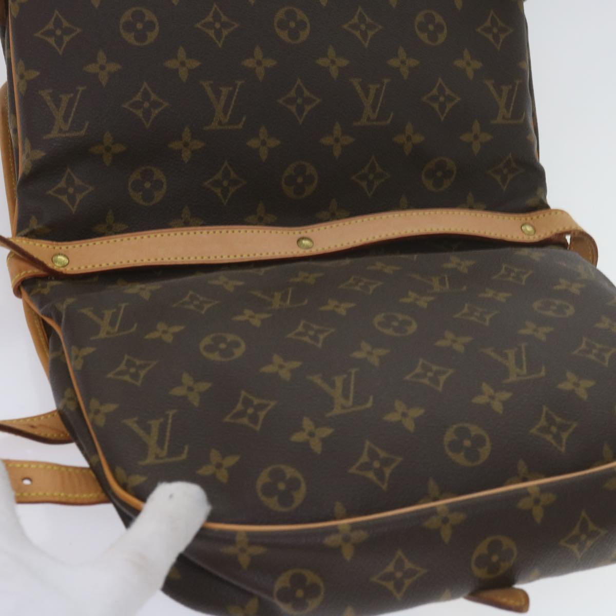Louis Vuitton Saumur 30 Brown Canvas Shoulder Bag (Pre-Owned)