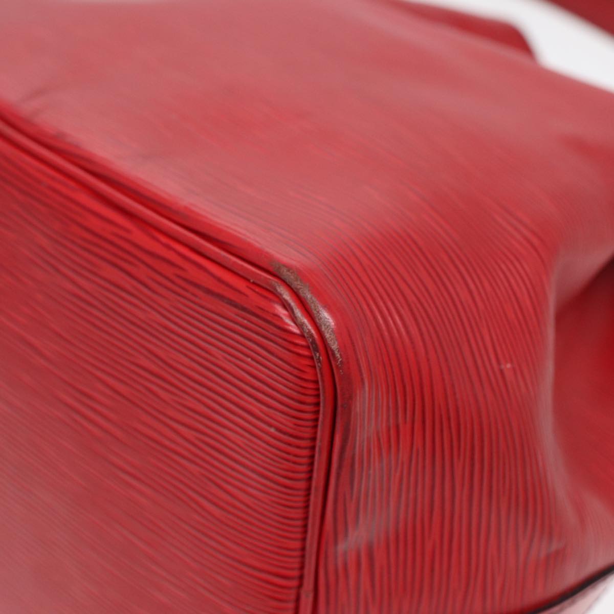 Louis Vuitton Noé Red Leather Shoulder Bag (Pre-Owned)