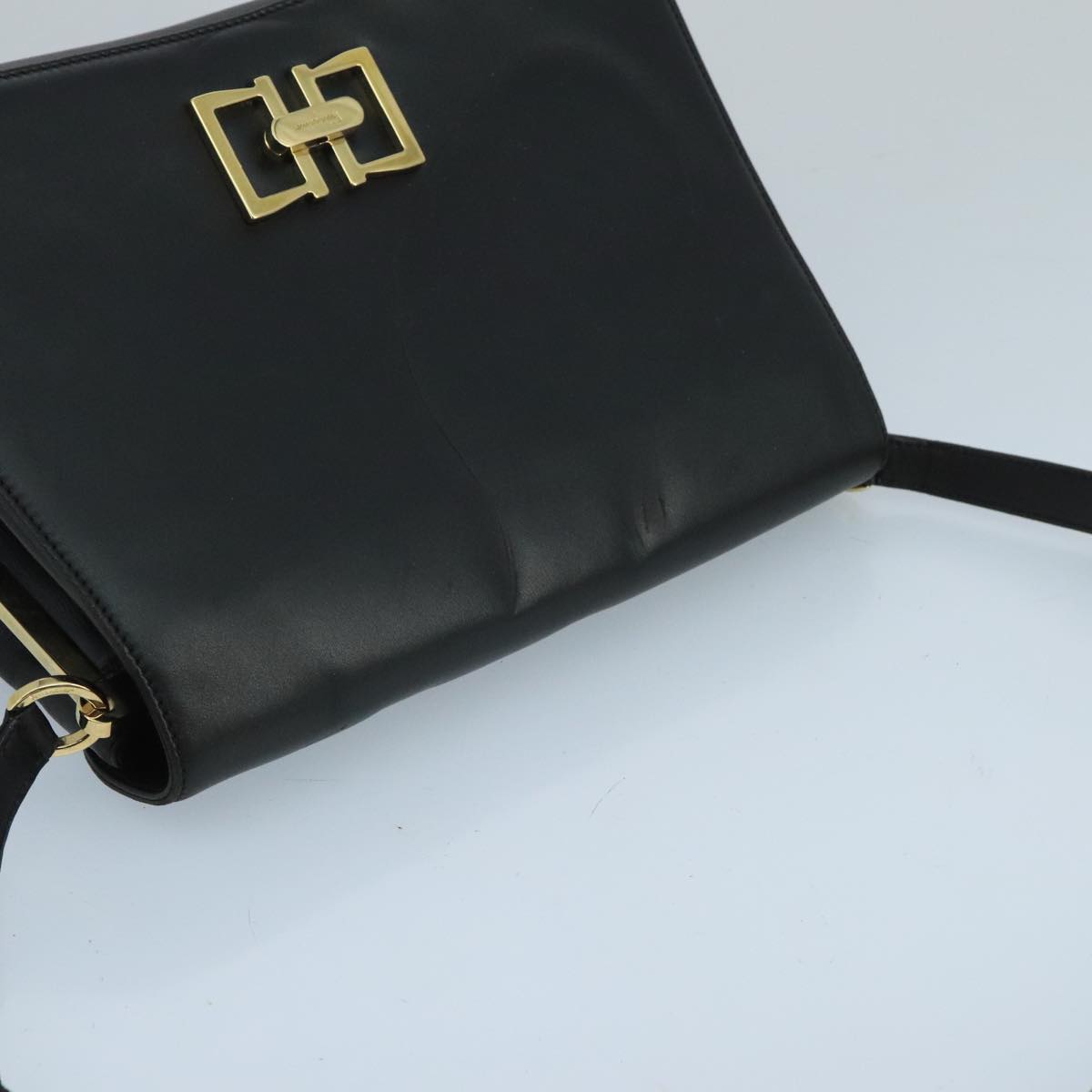 Salvatore Ferragamo Gancini Black Leather Shoulder Bag (Pre-Owned)
