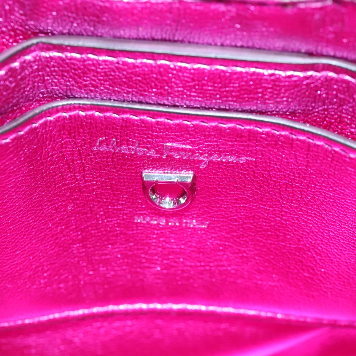 Salvatore Ferragamo Gancini Purple Leather Shoulder Bag (Pre-Owned)