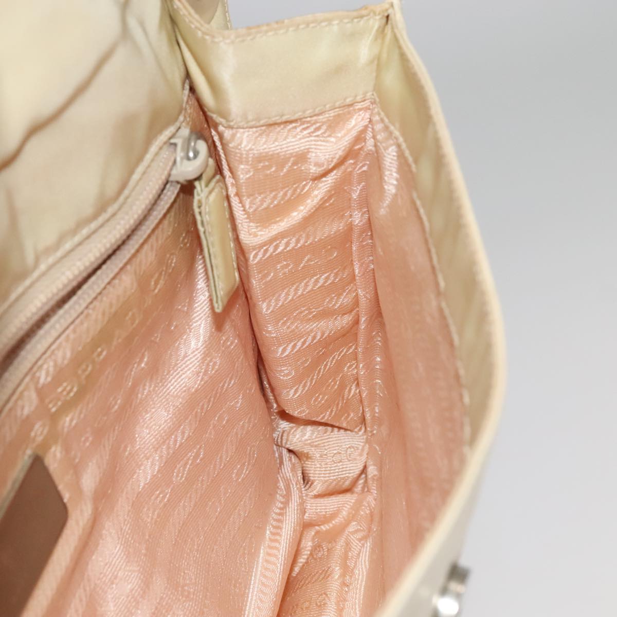 Prada Beige Leather Shoulder Bag (Pre-Owned)