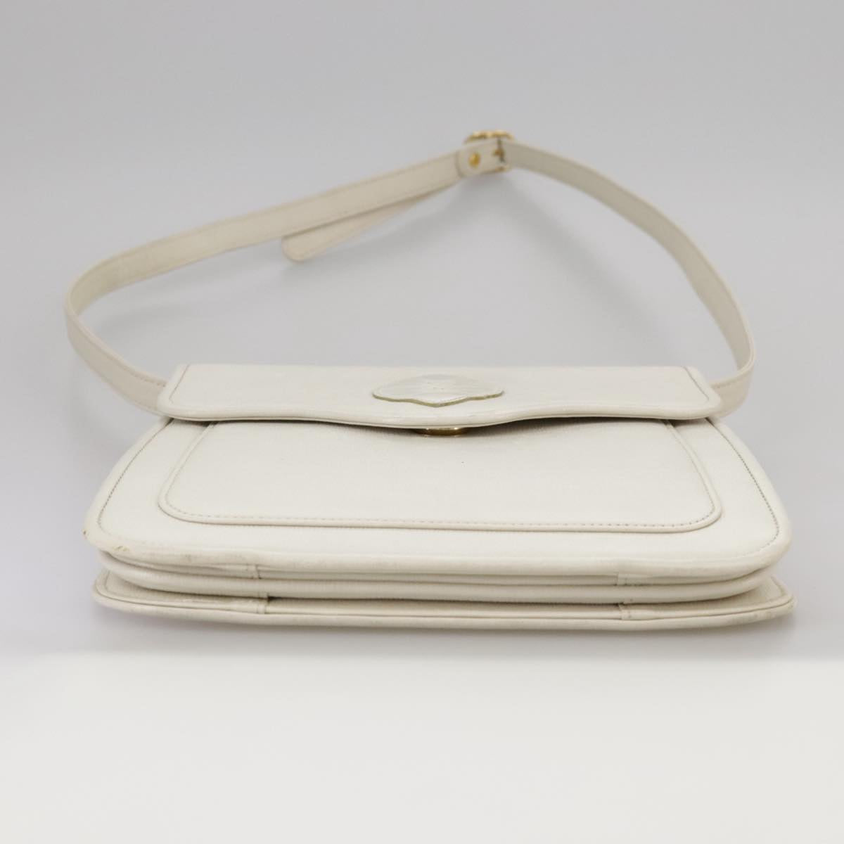 Saint Laurent Ysl Line White Leather Shoulder Bag (Pre-Owned)