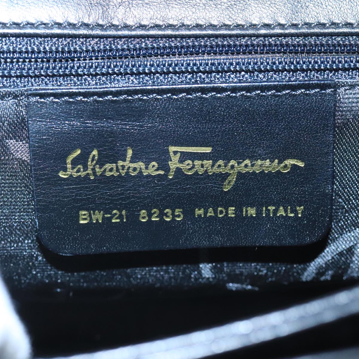 Salvatore Ferragamo Gancini Black Leather Shoulder Bag (Pre-Owned)