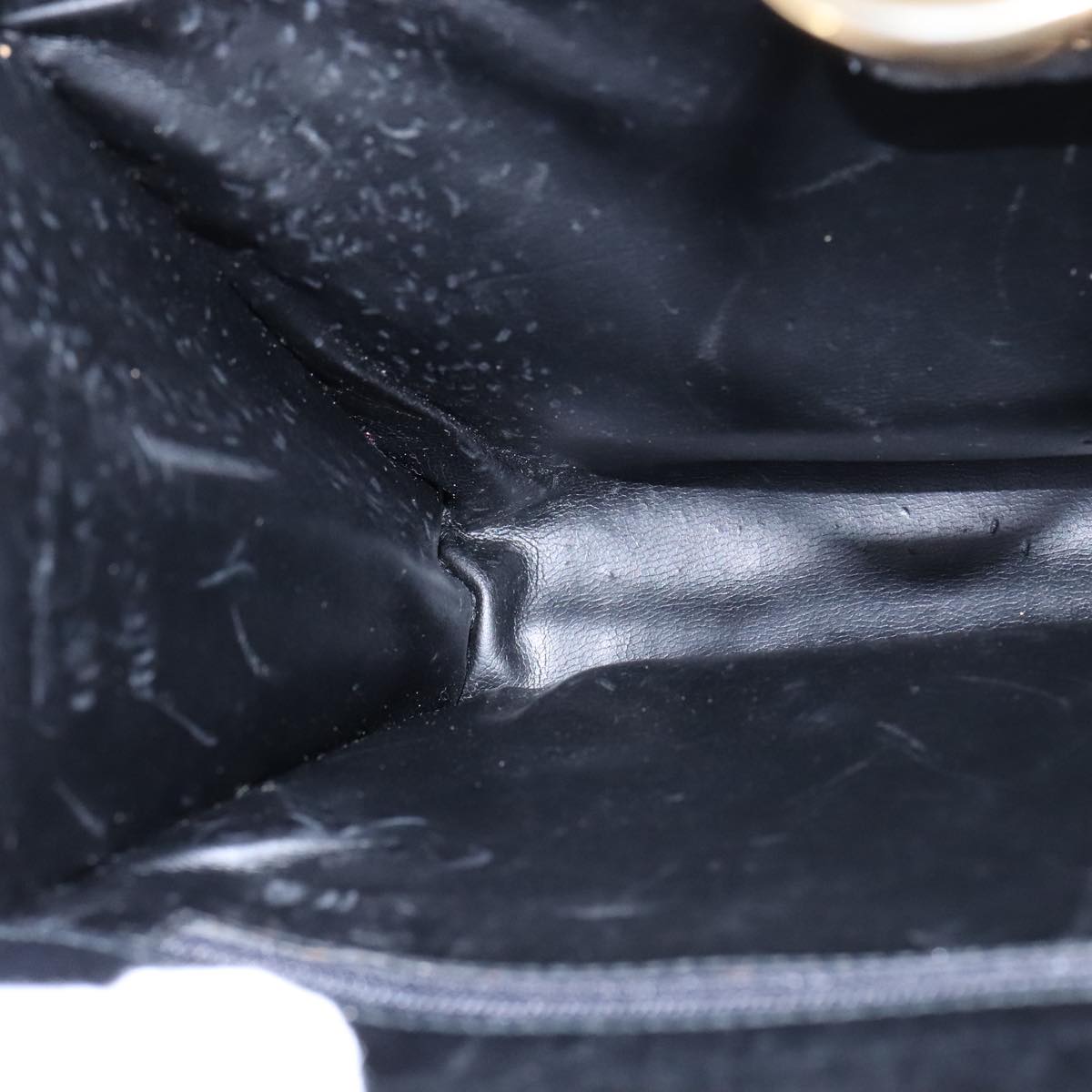 Salvatore Ferragamo Gancini Black Leather Shoulder Bag (Pre-Owned)