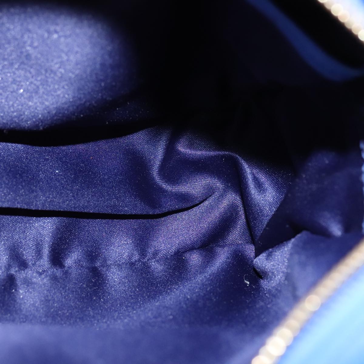 Salvatore Ferragamo Vara Blue Leather Shoulder Bag (Pre-Owned)
