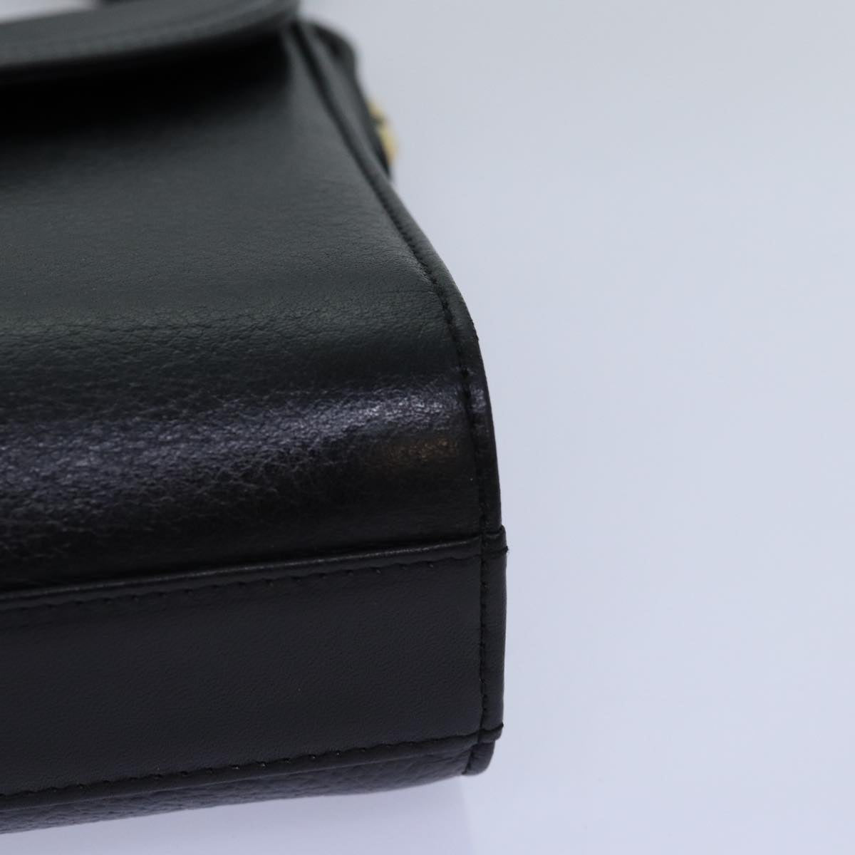 Burberry Black Leather Shoulder Bag (Pre-Owned)