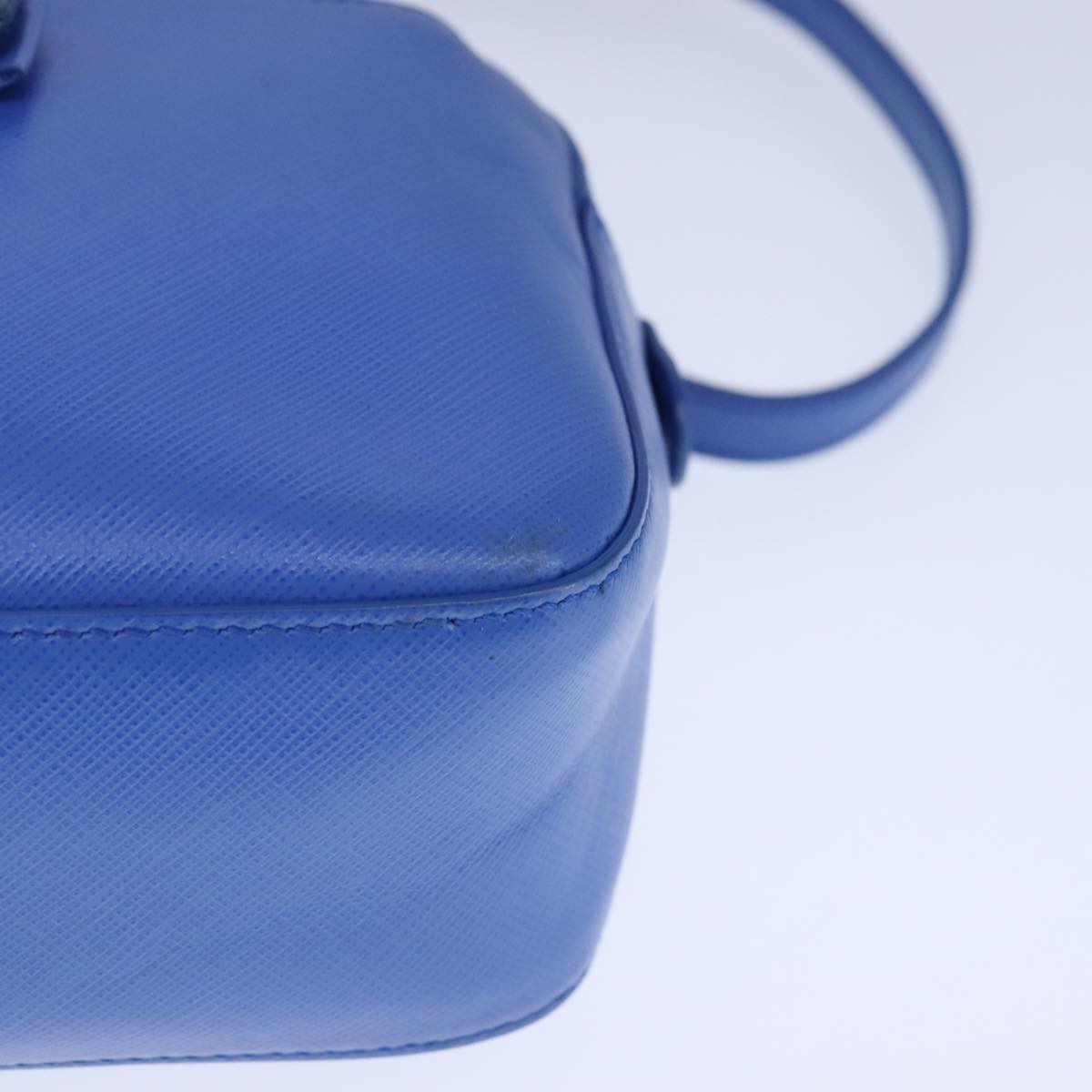Salvatore Ferragamo Vara Blue Leather Shoulder Bag (Pre-Owned)