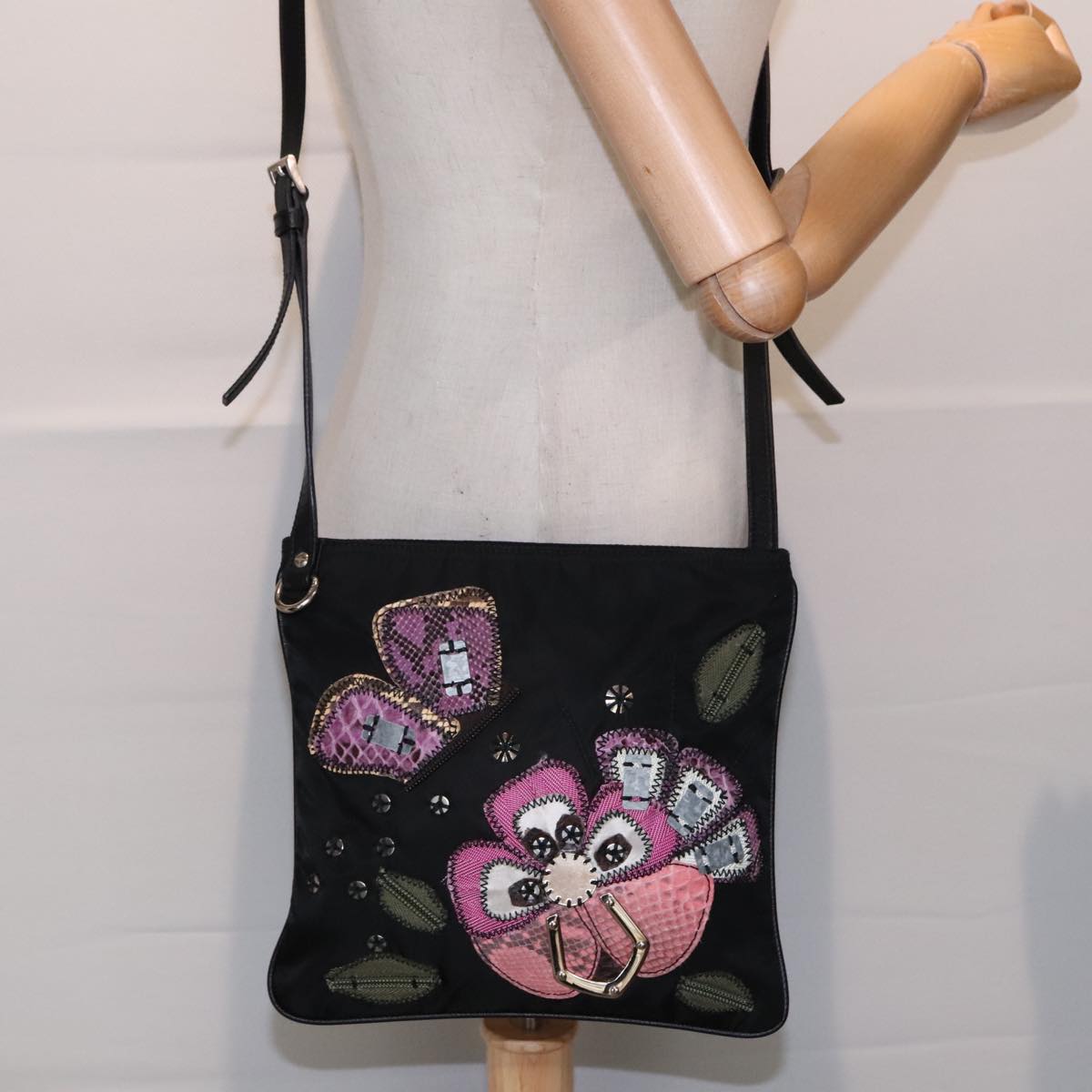 Prada Re-Edition Black Canvas Shoulder Bag (Pre-Owned)