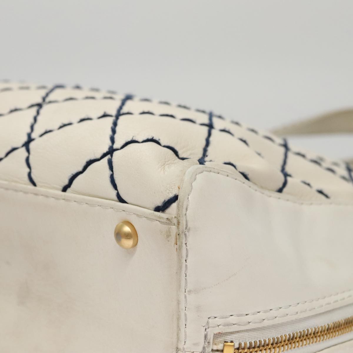Chanel Wild Stitch White Leather Handbag (Pre-Owned)