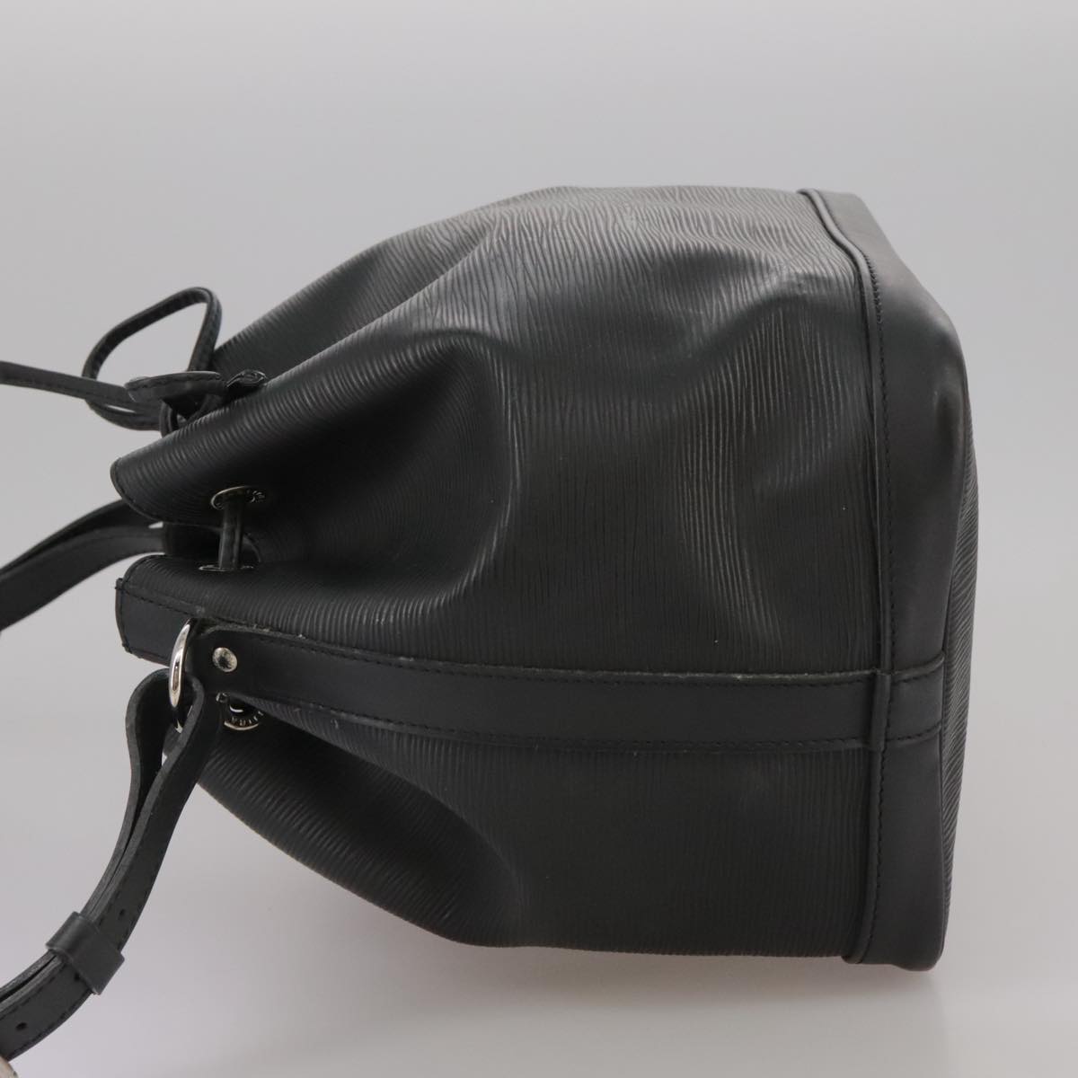Louis Vuitton Petit Noé Black Leather Shoulder Bag (Pre-Owned)