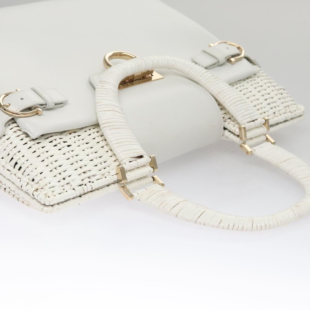 Salvatore Ferragamo Gancini White Patent Leather Handbag (Pre-Owned)
