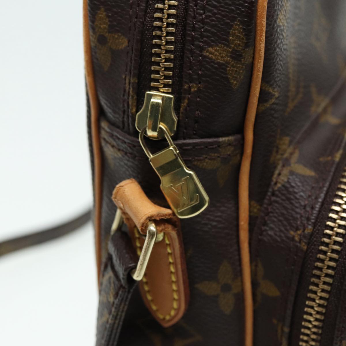 Louis Vuitton Amazon Brown Canvas Shoulder Bag (Pre-Owned)
