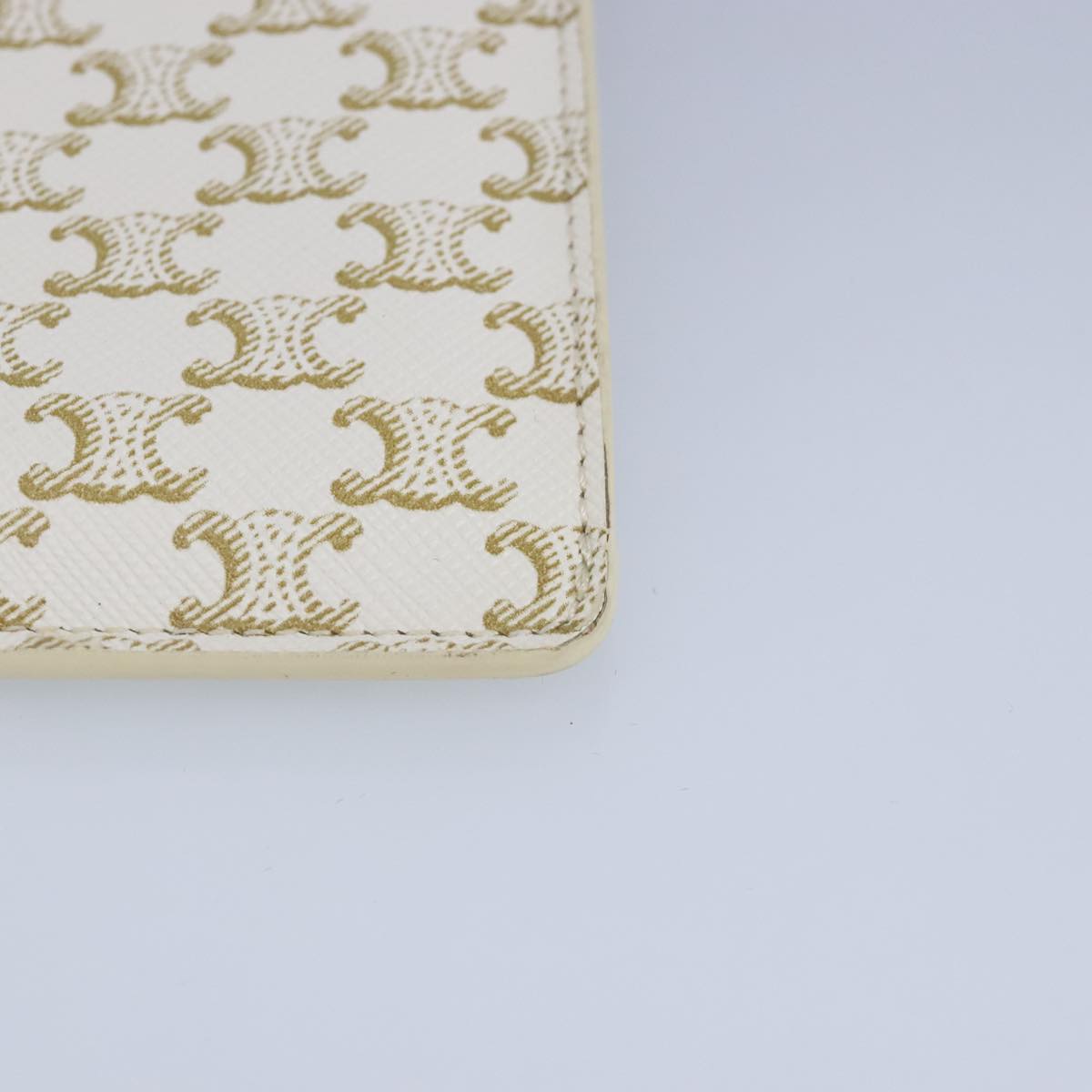Céline Triomphe White Canvas Clutch Bag (Pre-Owned)
