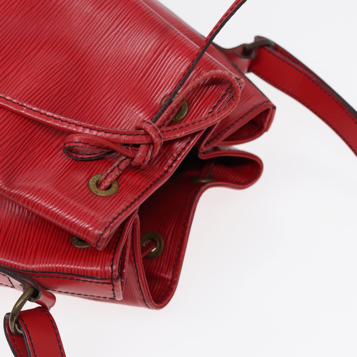 Louis Vuitton Noé Red Leather Shoulder Bag (Pre-Owned)