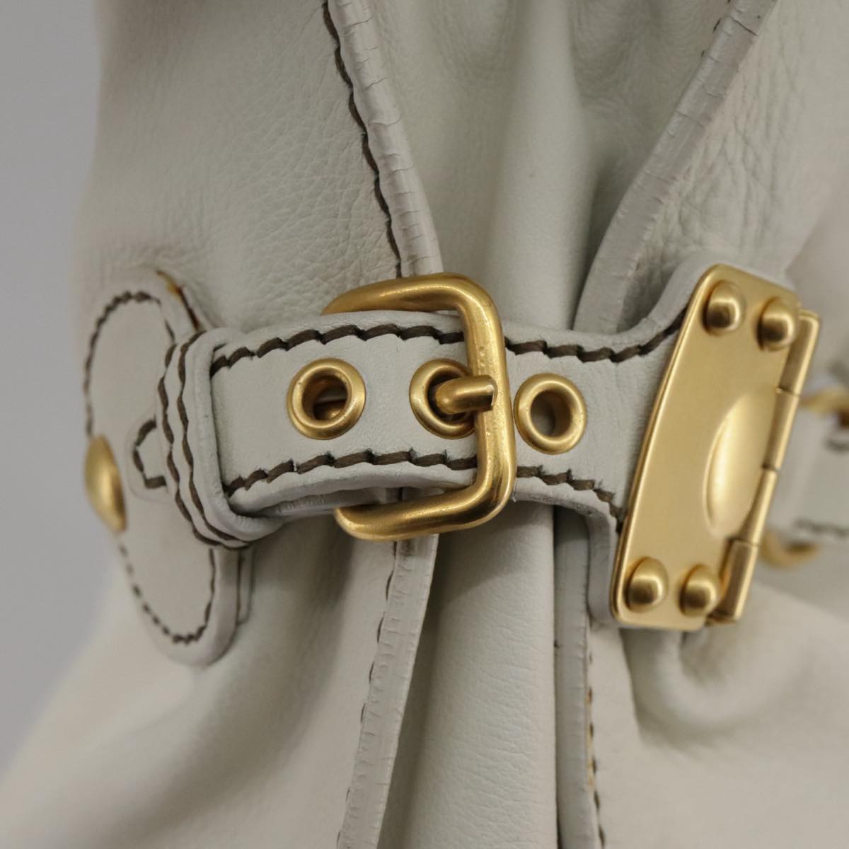 Miu Miu White Leather Shoulder Bag (Pre-Owned)