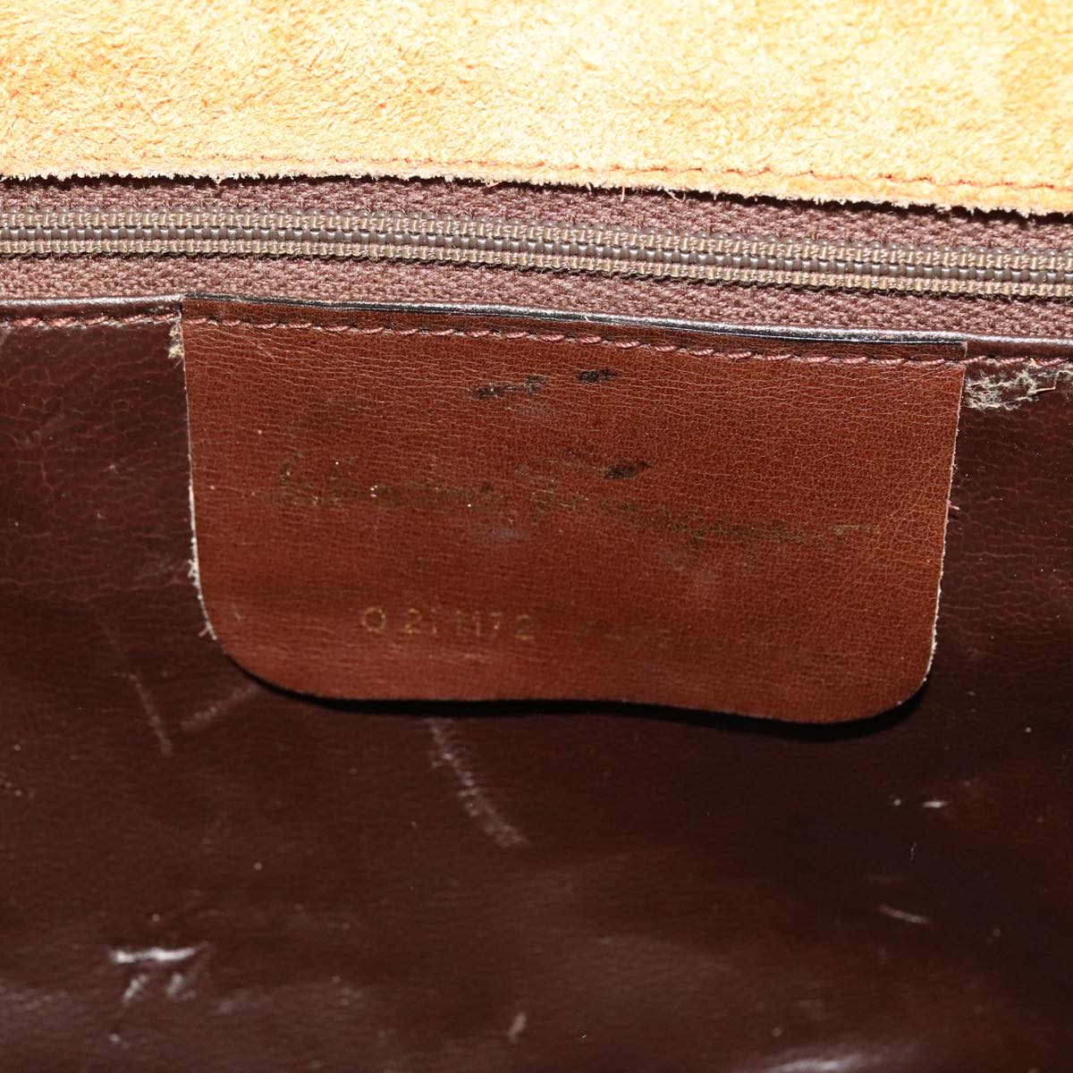 Salvatore Ferragamo Beige Suede Shoulder Bag (Pre-Owned)