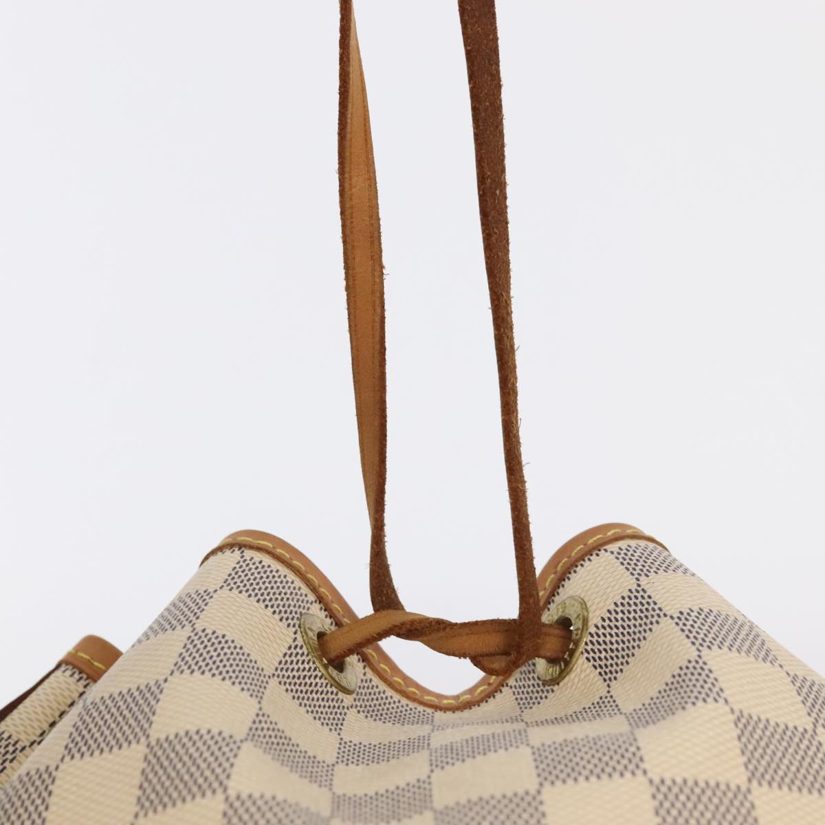 Louis Vuitton Noé Bb White Canvas Shoulder Bag (Pre-Owned)