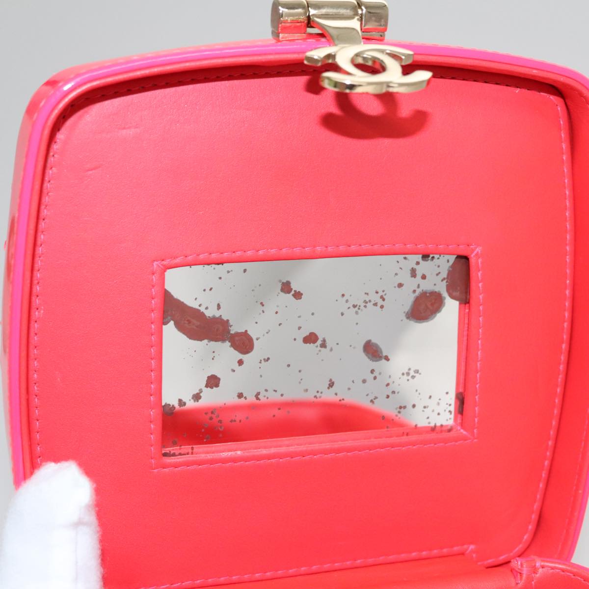 Chanel Vanity Pink Patent Leather Clutch Bag (Pre-Owned)