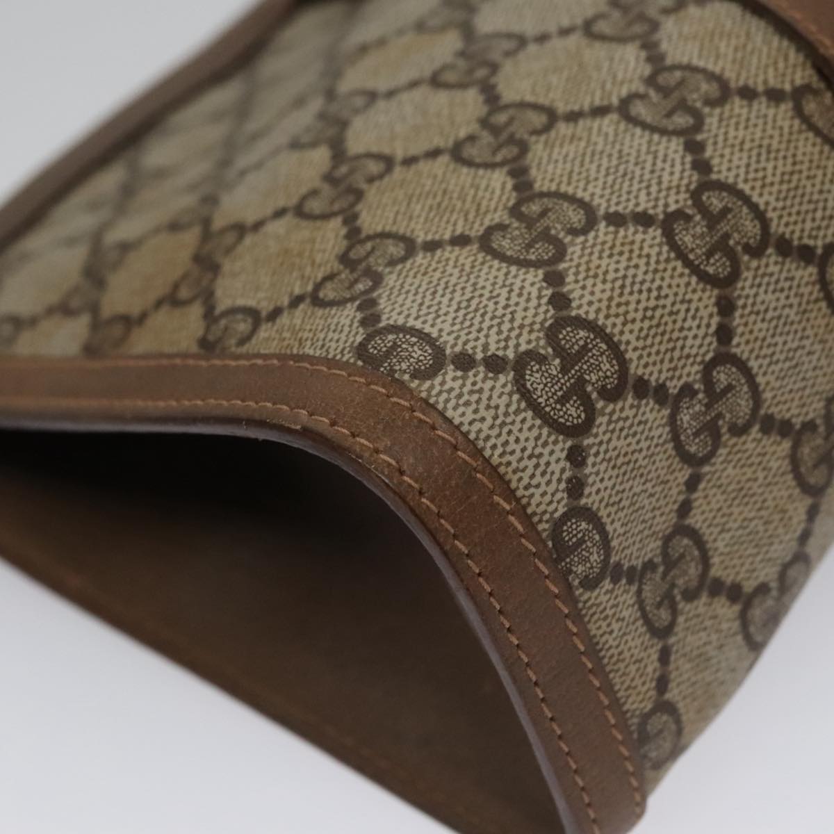 Gucci Sherry Beige Canvas Clutch Bag (Pre-Owned)