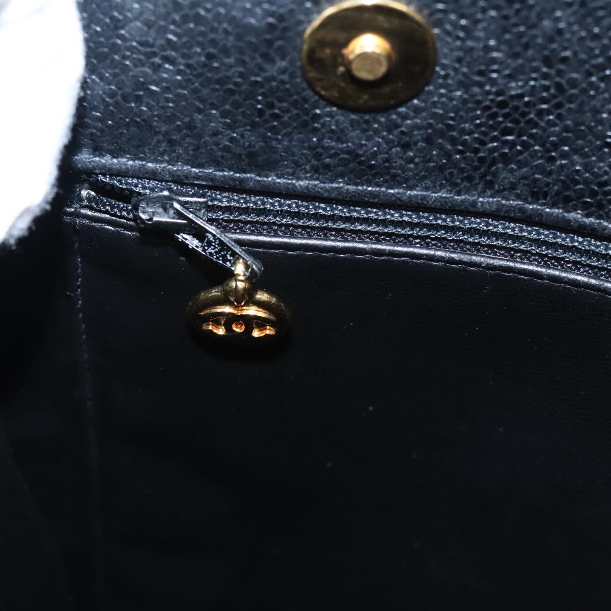Chanel Logo Cc Black Leather Tote Bag (Pre-Owned)