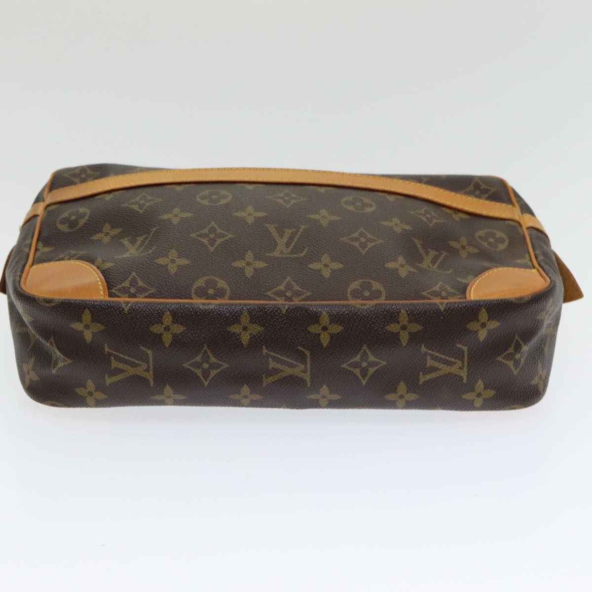 Louis Vuitton Compiegne 28 Brown Canvas Clutch Bag (Pre-Owned)