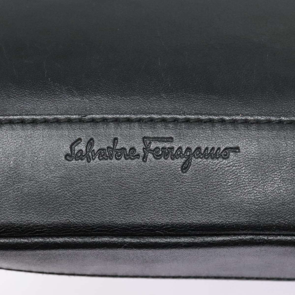 Salvatore Ferragamo Black Leather Shoulder Bag (Pre-Owned)