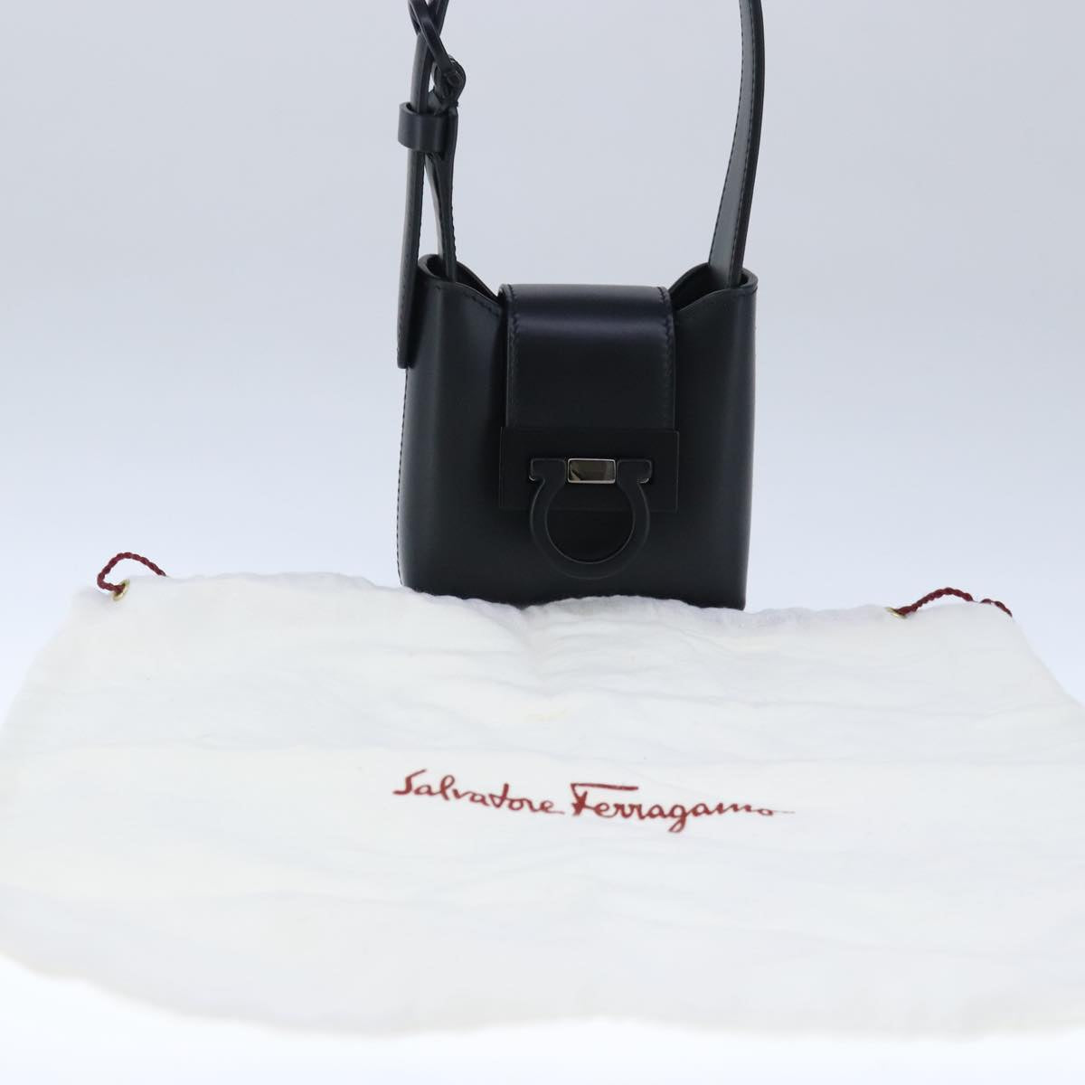 Salvatore Ferragamo Gancini Black Leather Handbag (Pre-Owned)