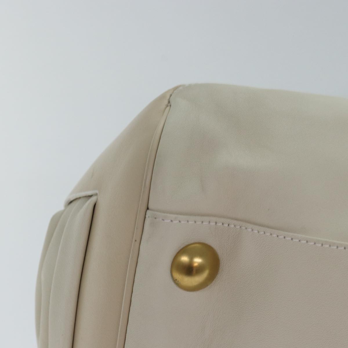 Salvatore Ferragamo Gancini Beige Leather Shoulder Bag (Pre-Owned)