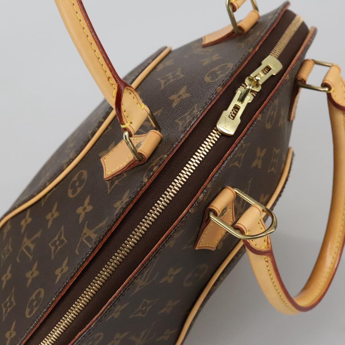 Louis Vuitton Ellipse Brown Canvas Handbag (Pre-Owned)