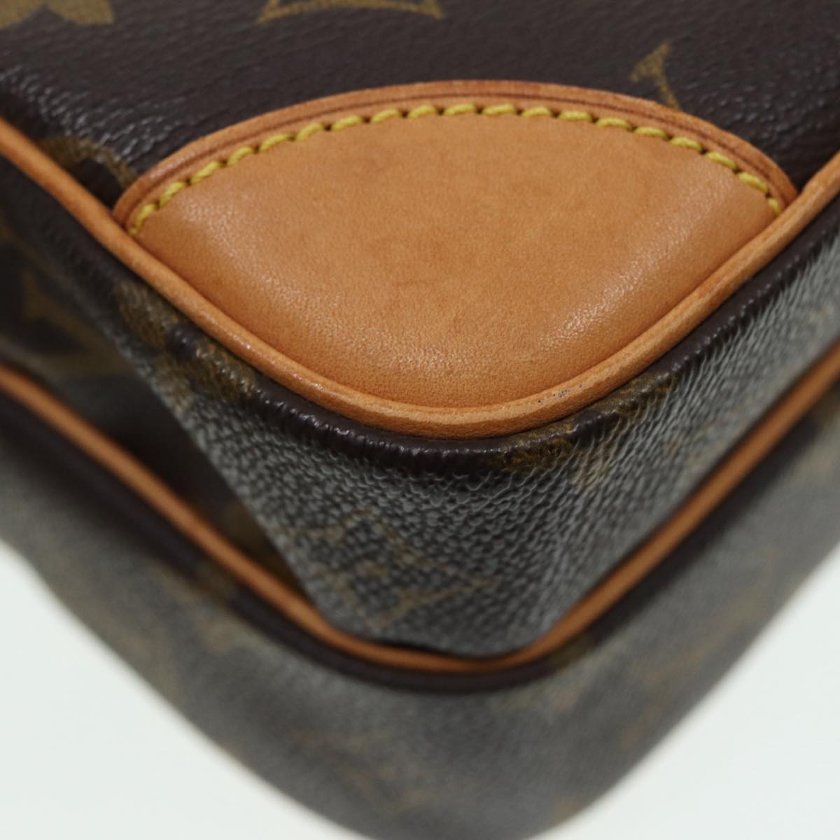 Louis Vuitton Amazon Brown Canvas Shoulder Bag (Pre-Owned)