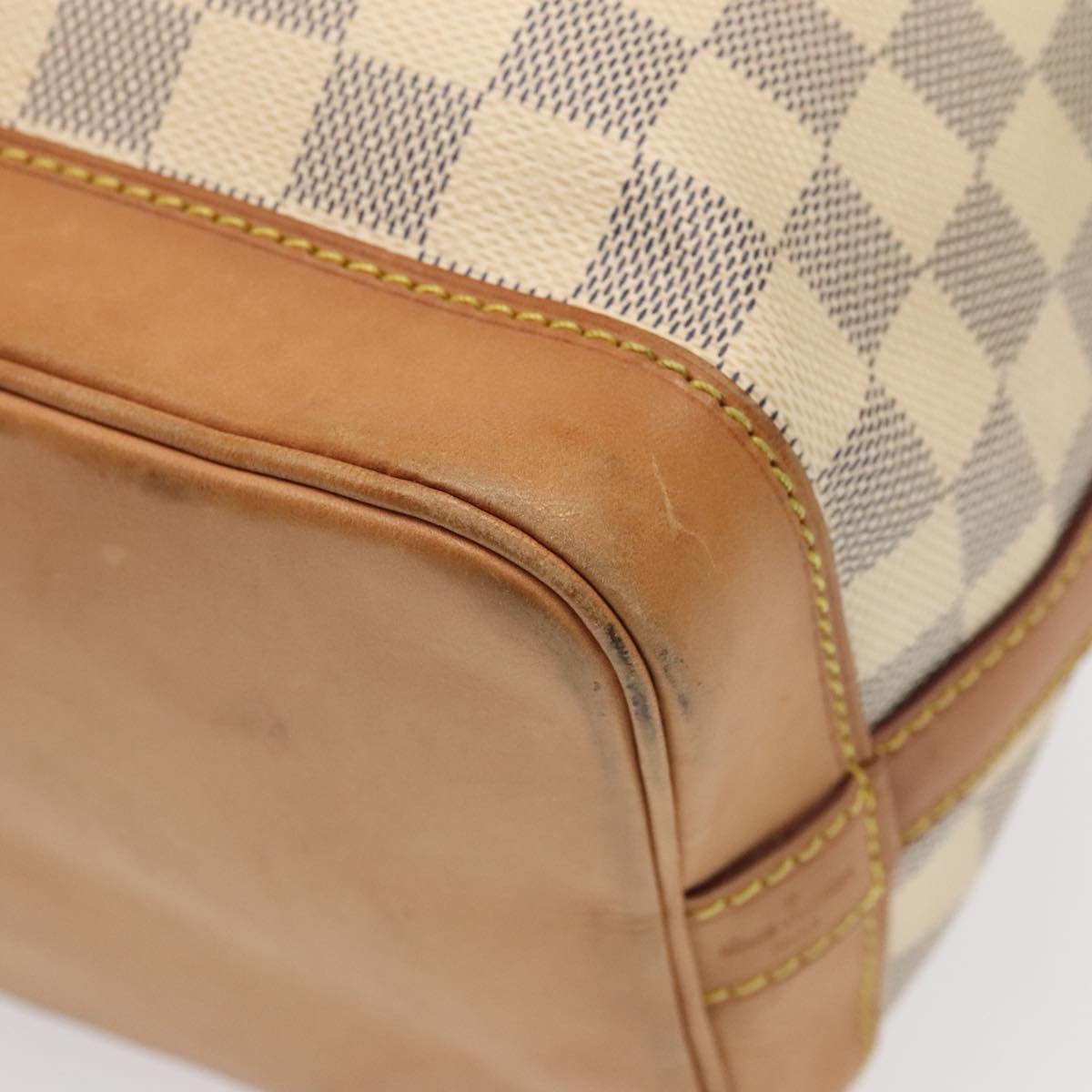 Louis Vuitton Noé Bb White Canvas Shoulder Bag (Pre-Owned)