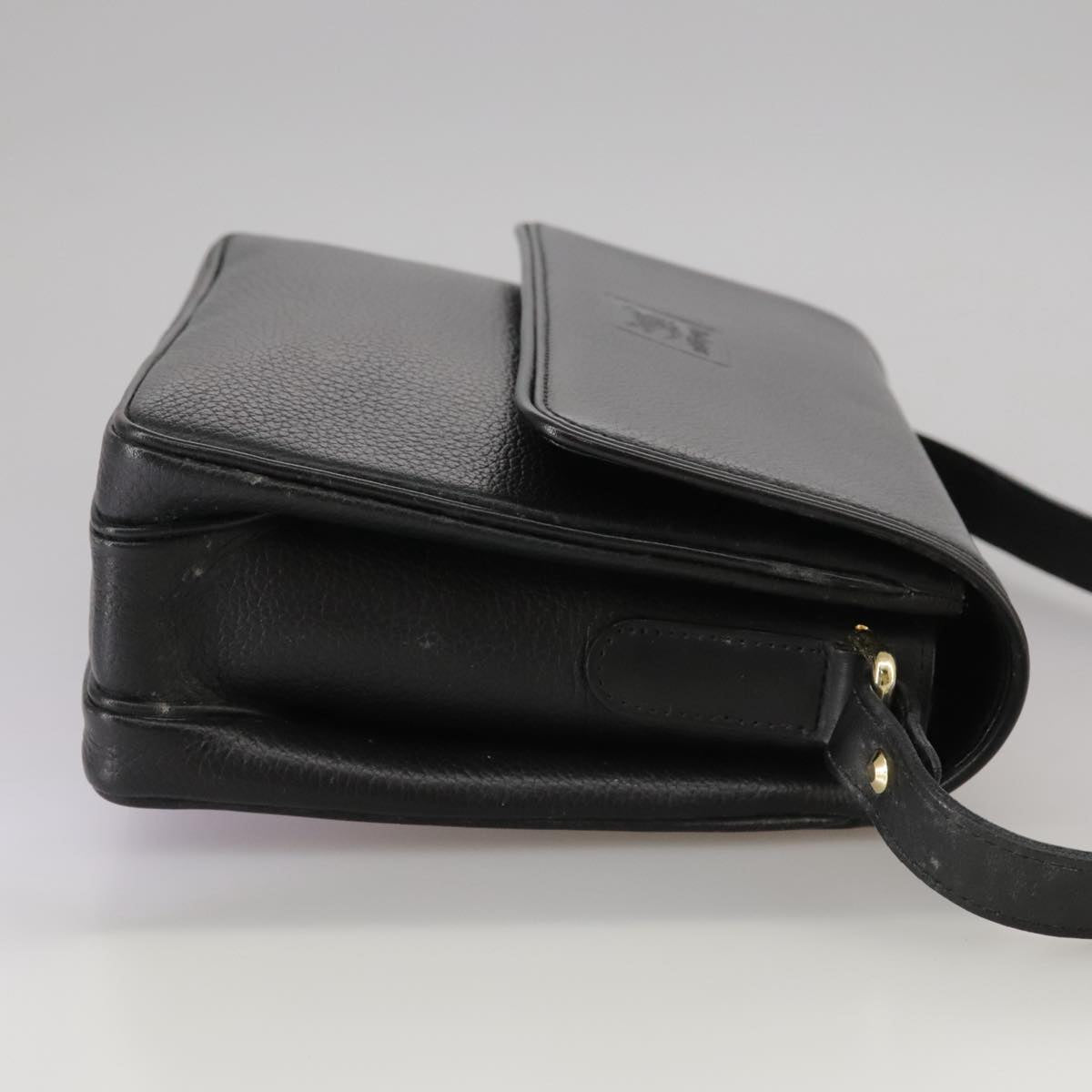Burberry Black Leather Shoulder Bag (Pre-Owned)
