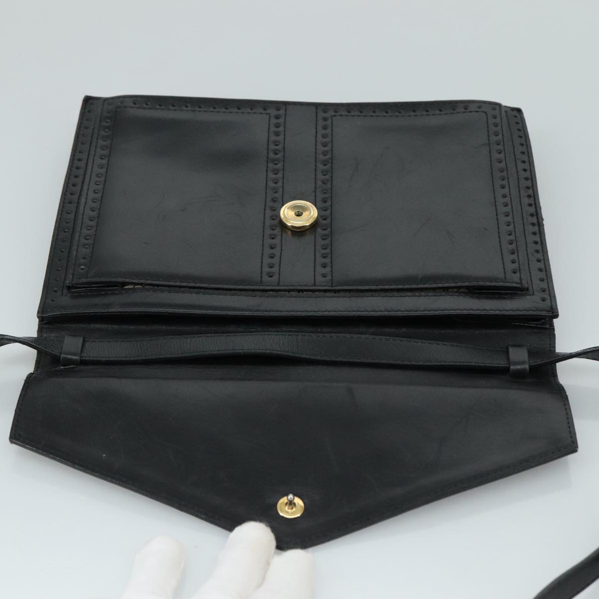 Yves Saint Laurent Black Leather Shoulder Bag (Pre-Owned)