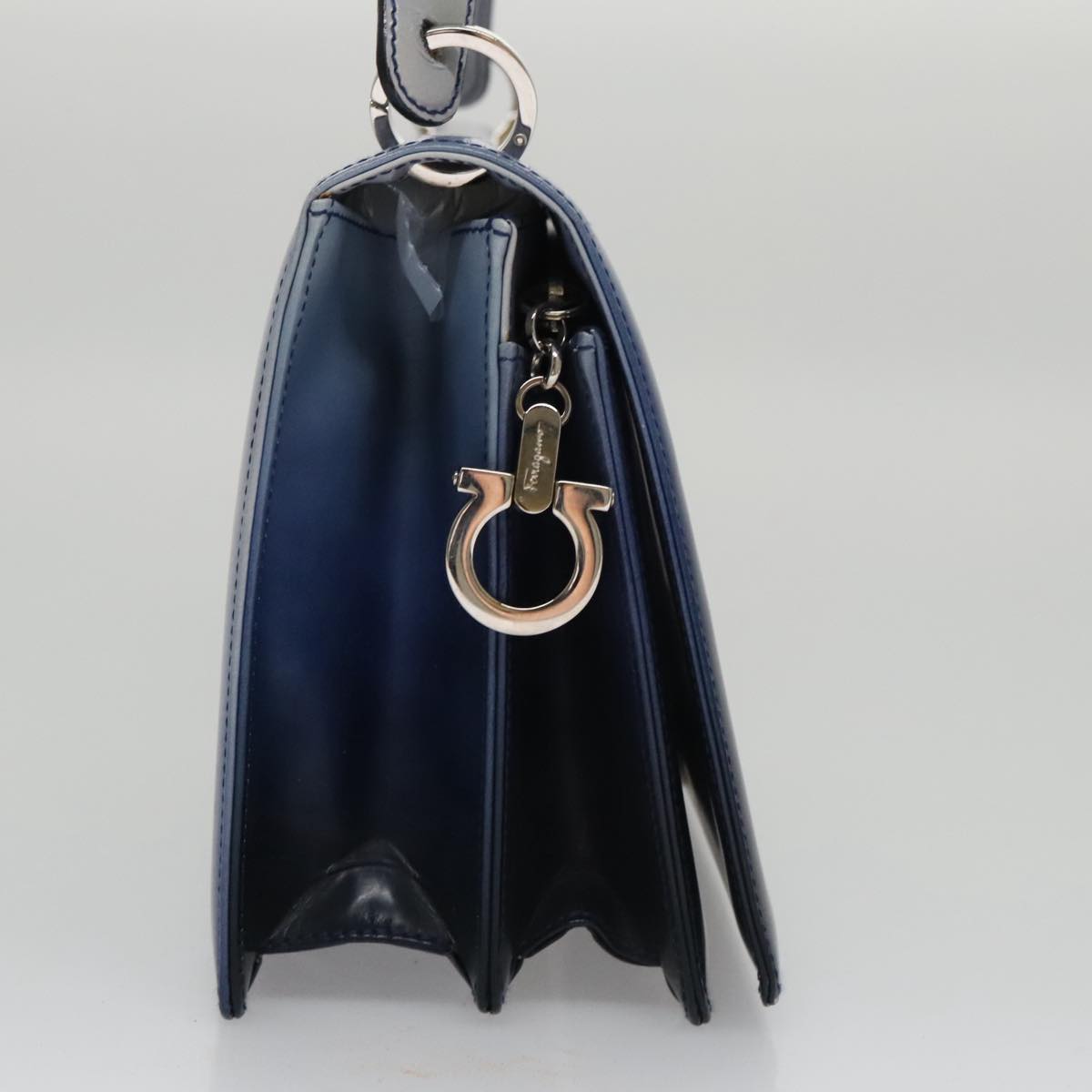 Salvatore Ferragamo Gancini Blue Patent Leather Shoulder Bag (Pre-Owned)