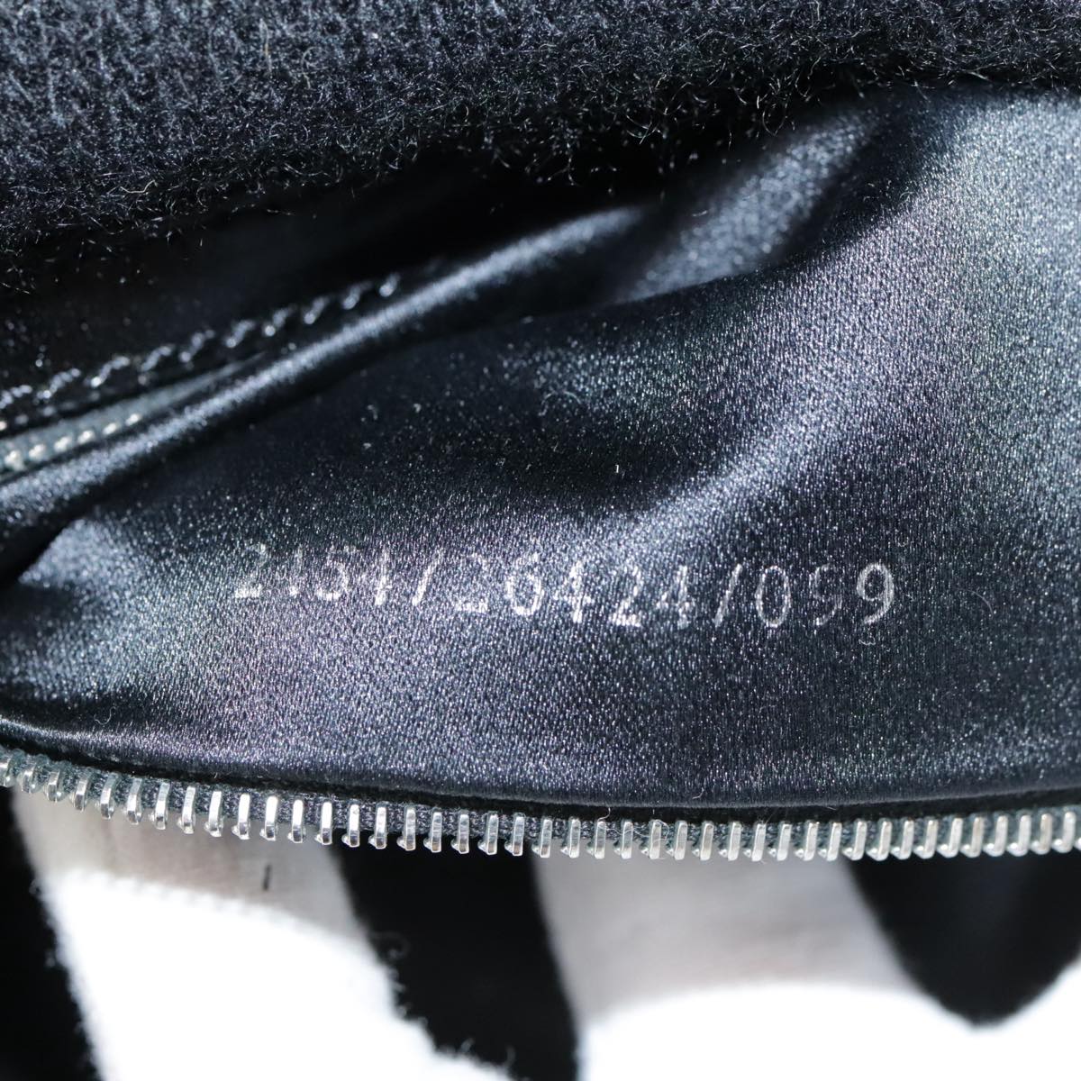 Fendi Mamma Baguette Black Wool Shoulder Bag (Pre-Owned)
