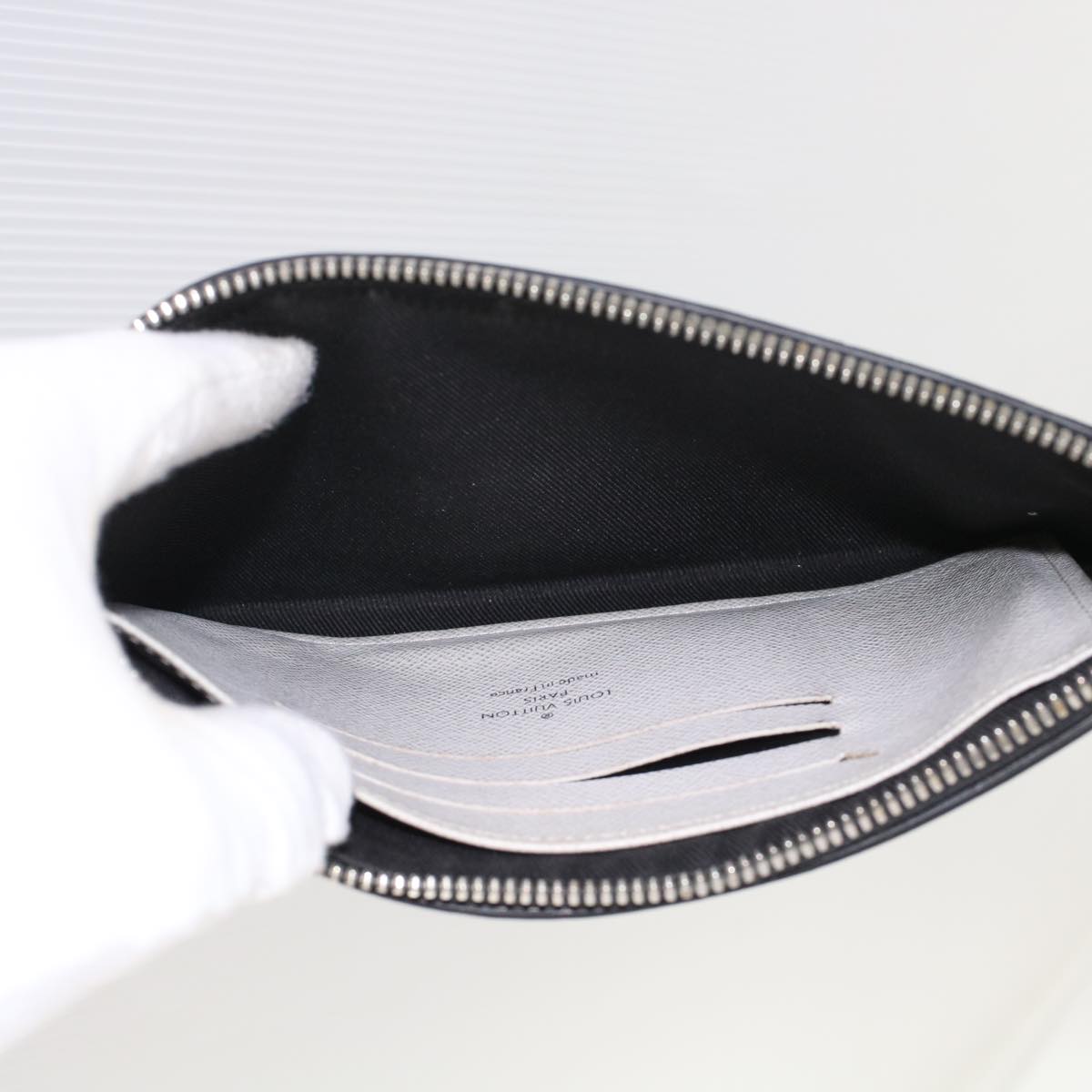 Louis Vuitton Discovery Pochette Monogram Taigarama Gray Leather Clutche & Pouche Bag (Pre-Owned)