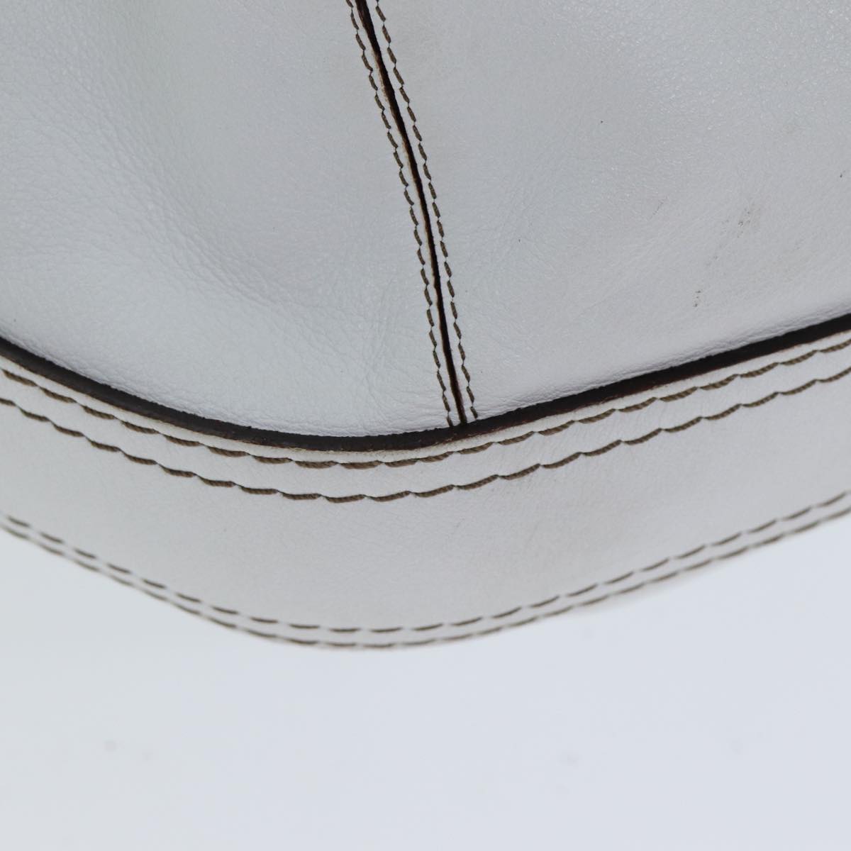 Loewe White Leather Handbag (Pre-Owned)