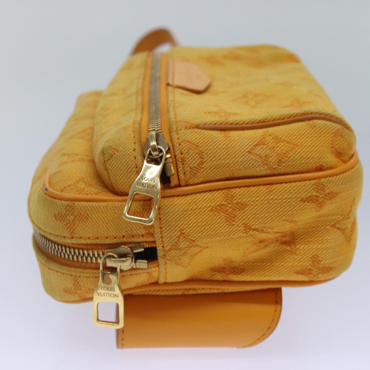 Louis Vuitton Outdoor Yellow Canvas Shoulder Bag (Pre-Owned)